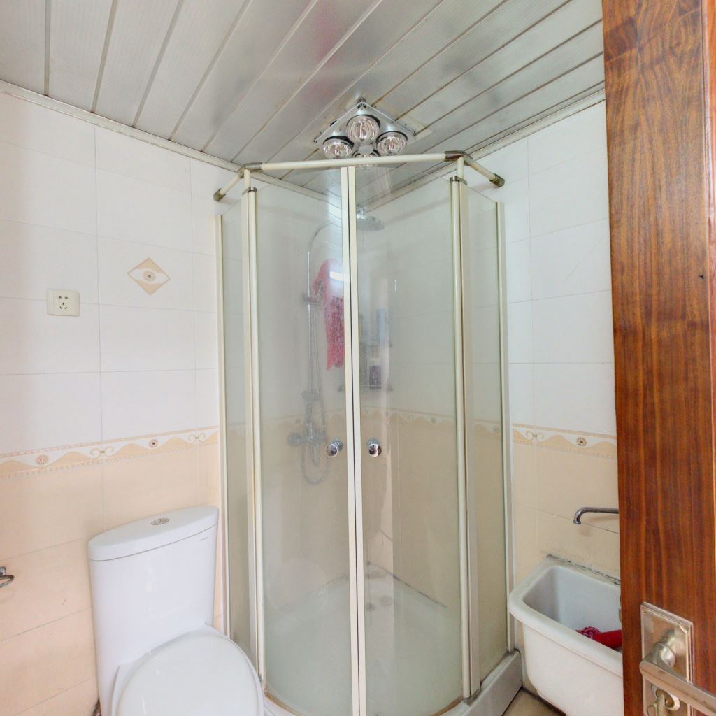 小石桥花苑 3室1厅1卫 116m&sup2;