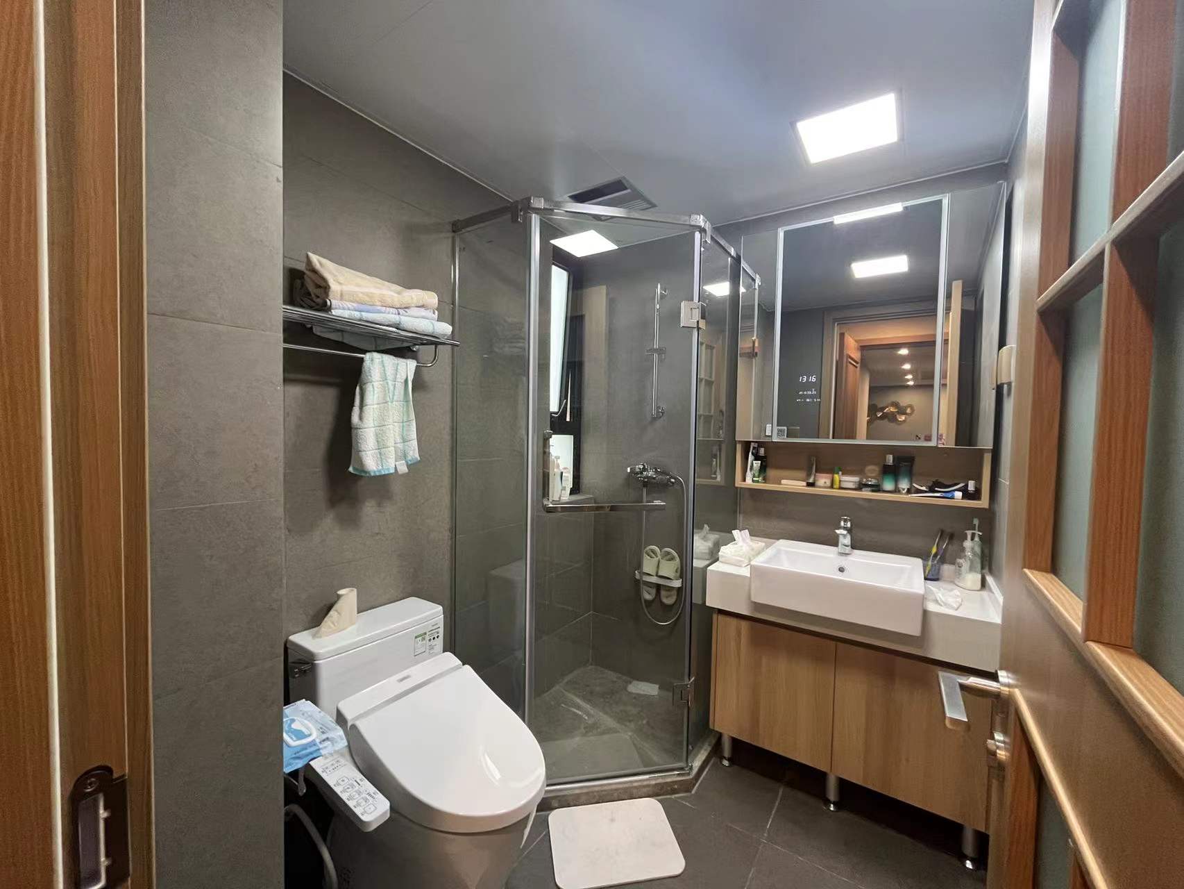 雍华府 3室2厅2卫 114m&sup2;
