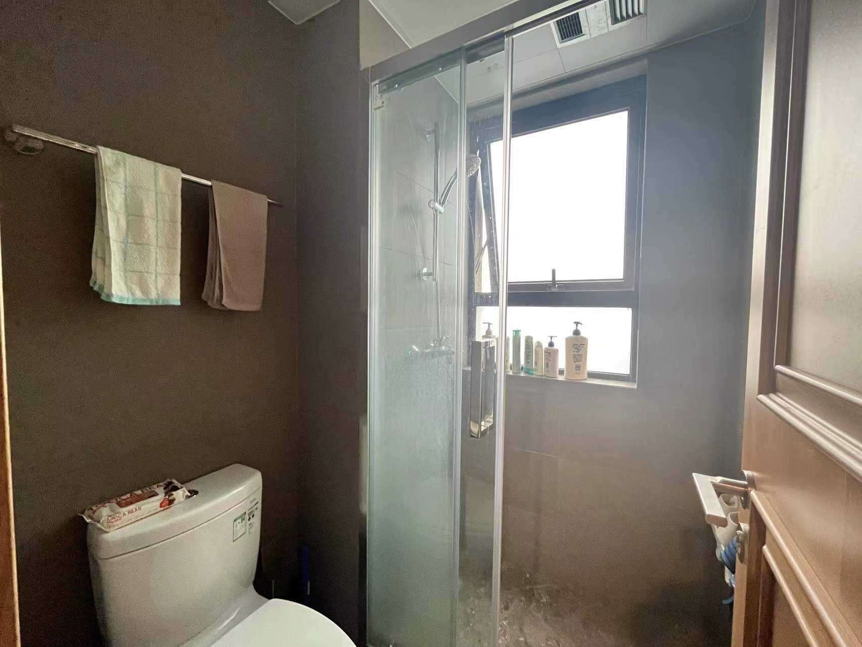 雍华府 3室2厅2卫 114m&sup2;