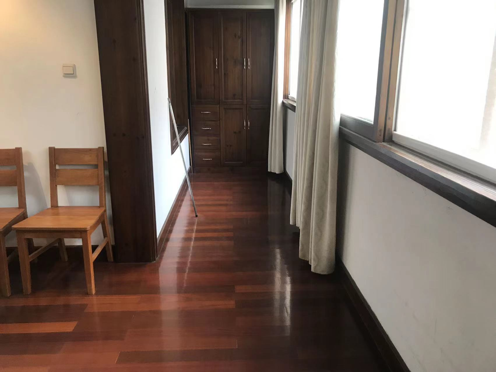 佳成花苑 3室2厅2卫 137m&sup2;