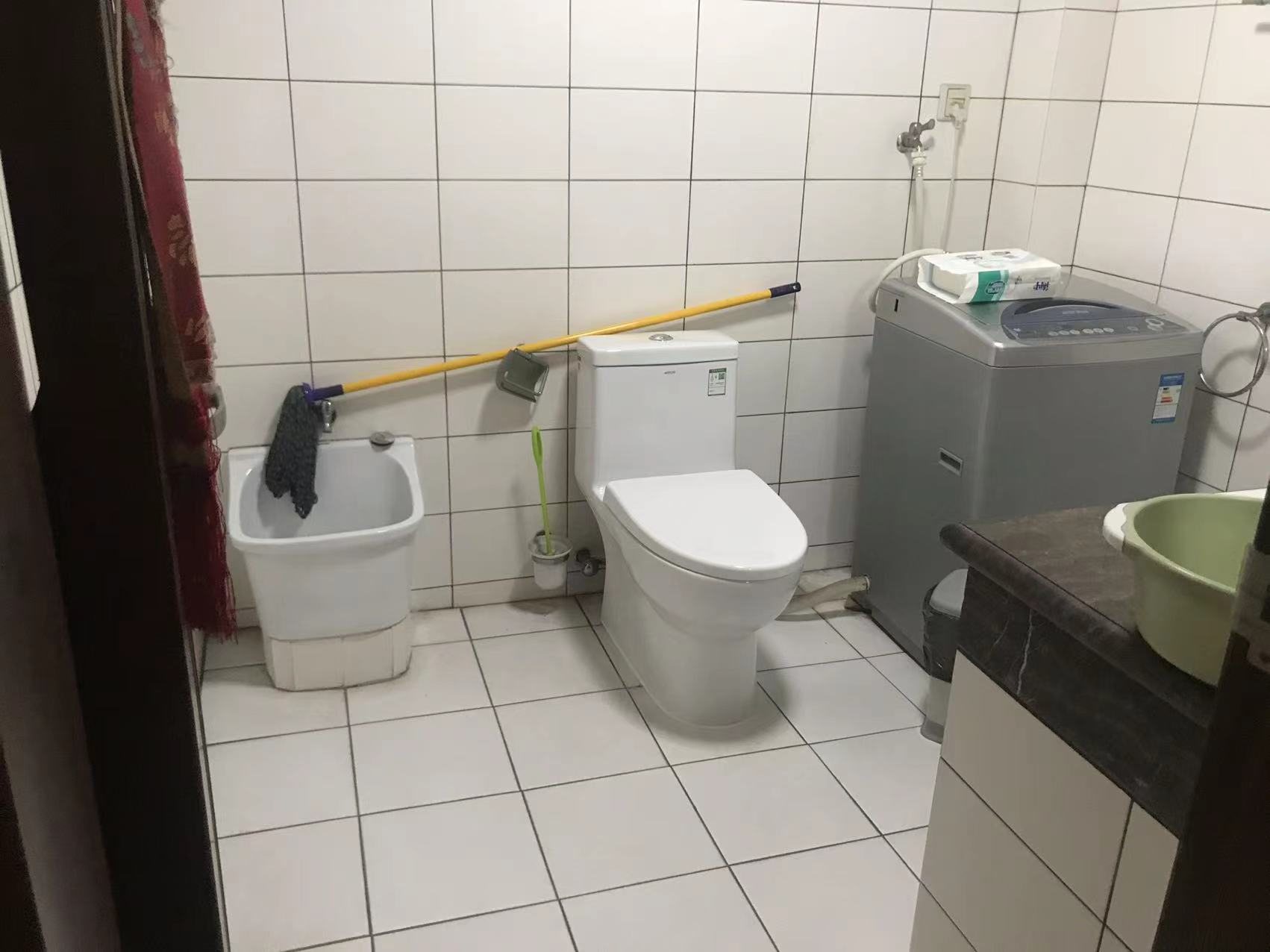 佳成花苑 3室2厅2卫 137m&sup2;