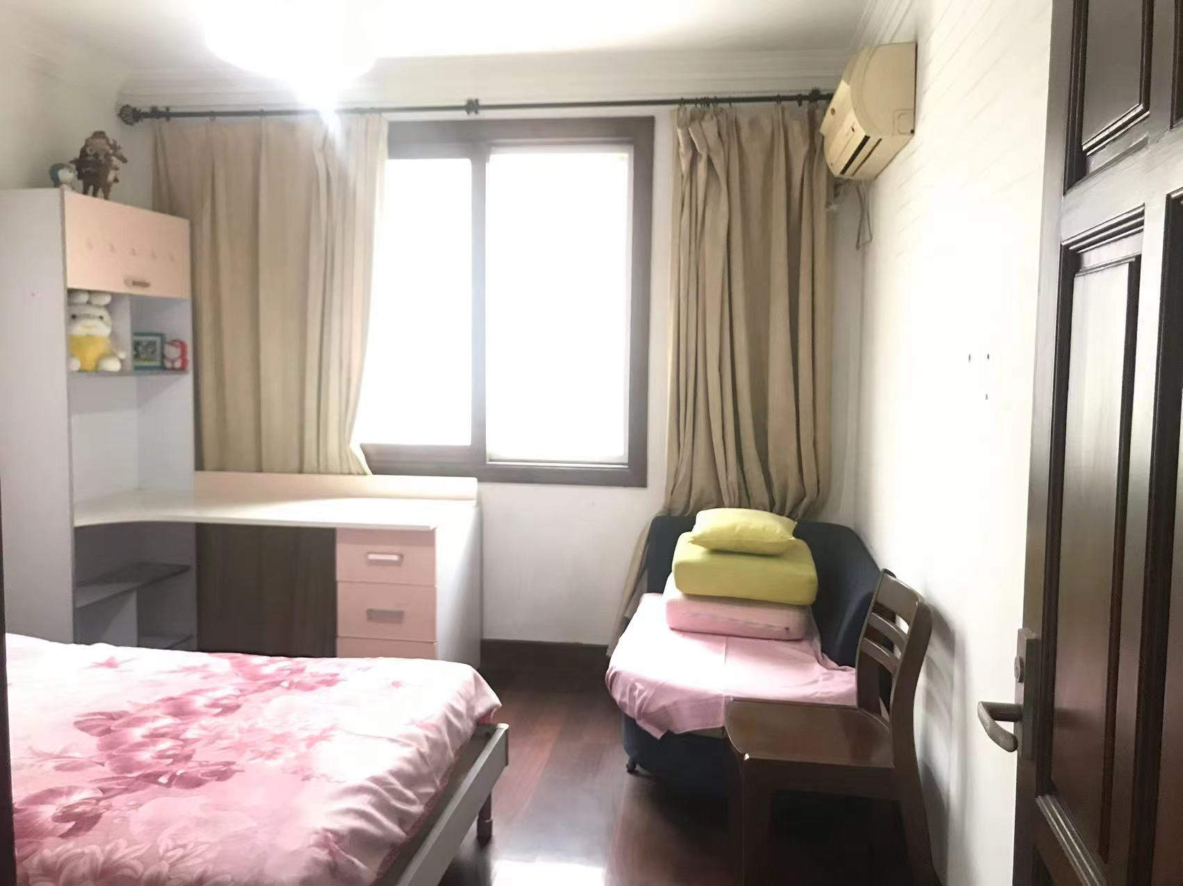 佳成花苑 3室2厅2卫 137m&sup2;