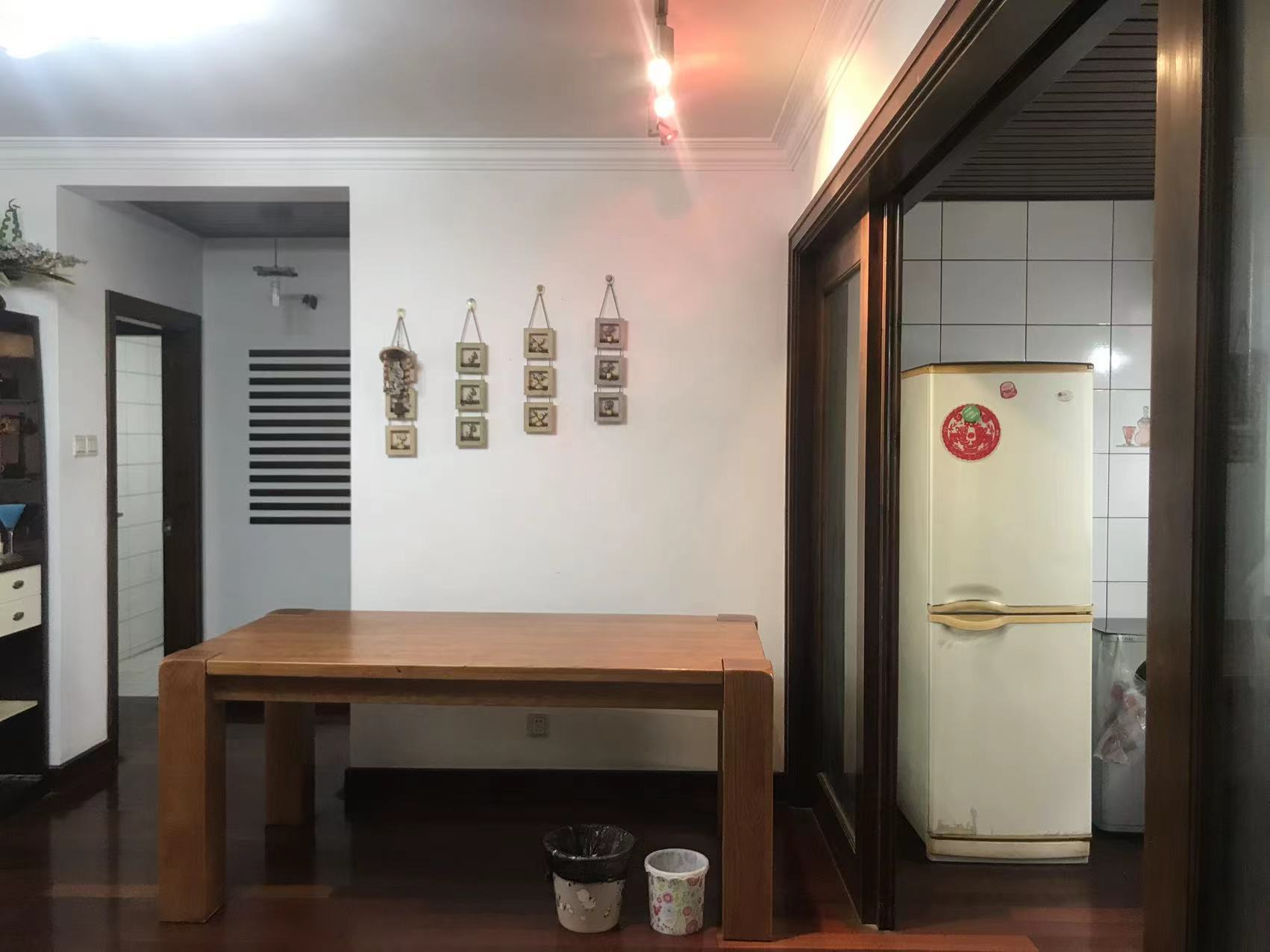 佳成花苑 3室2厅2卫 137m&sup2;