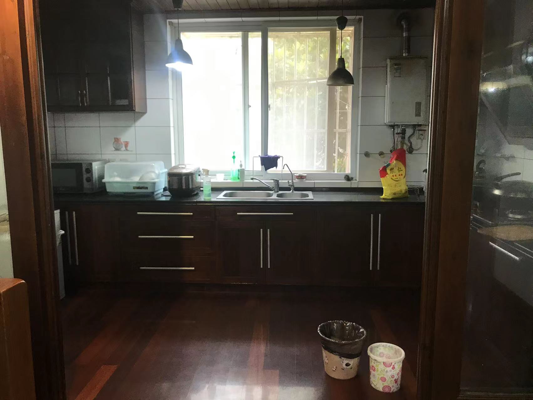 佳成花苑 3室2厅2卫 137m&sup2;
