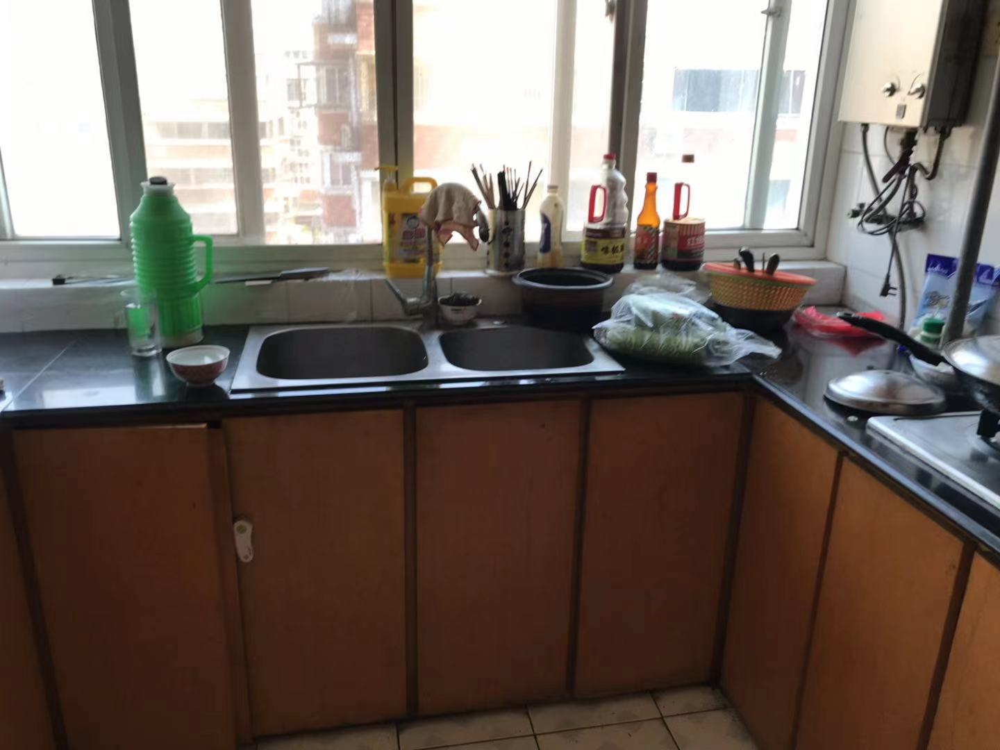 黎明花园 3室1厅1卫 92m&sup2;