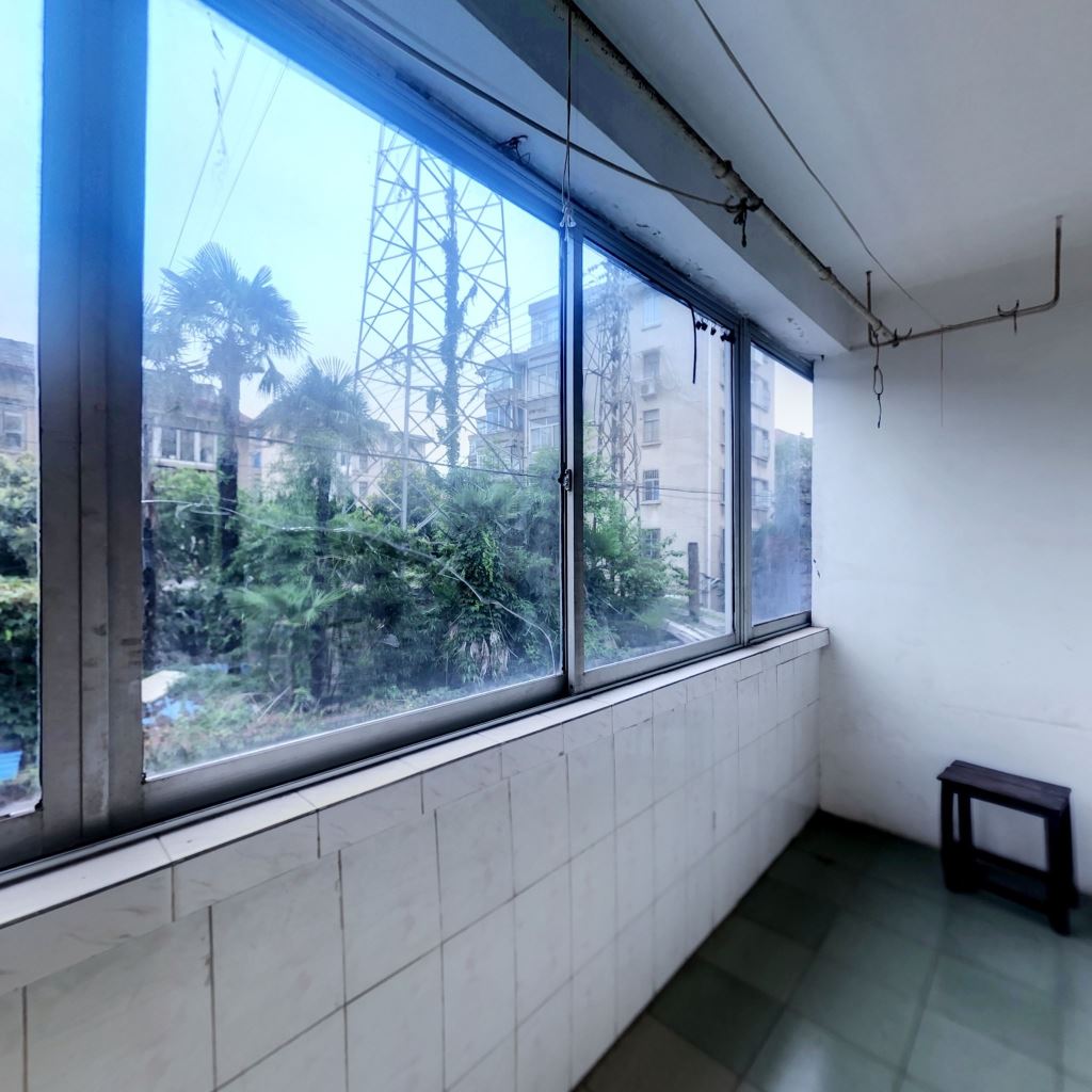 易家桥新村 2室1厅1卫 63m&sup2;