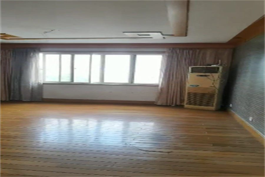 濠西园 3室1厅1卫 138m&sup2;