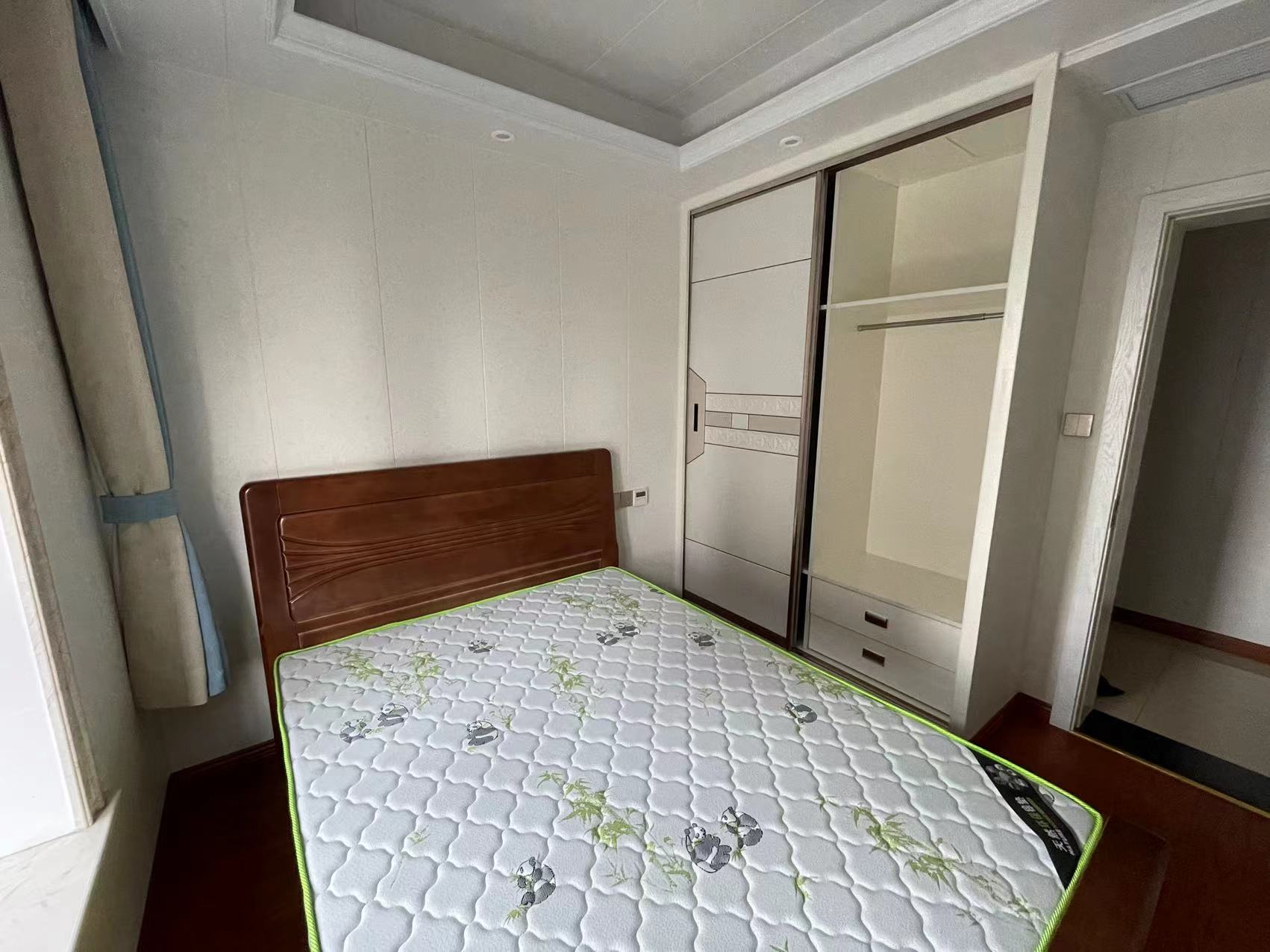 华强城 3室2厅2卫 117m&sup2;