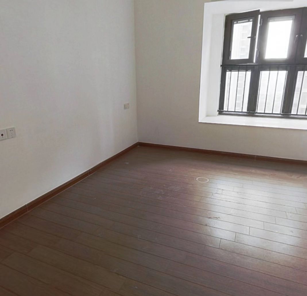 碧桂园时代悦城 5室2厅2卫 270m&sup2;