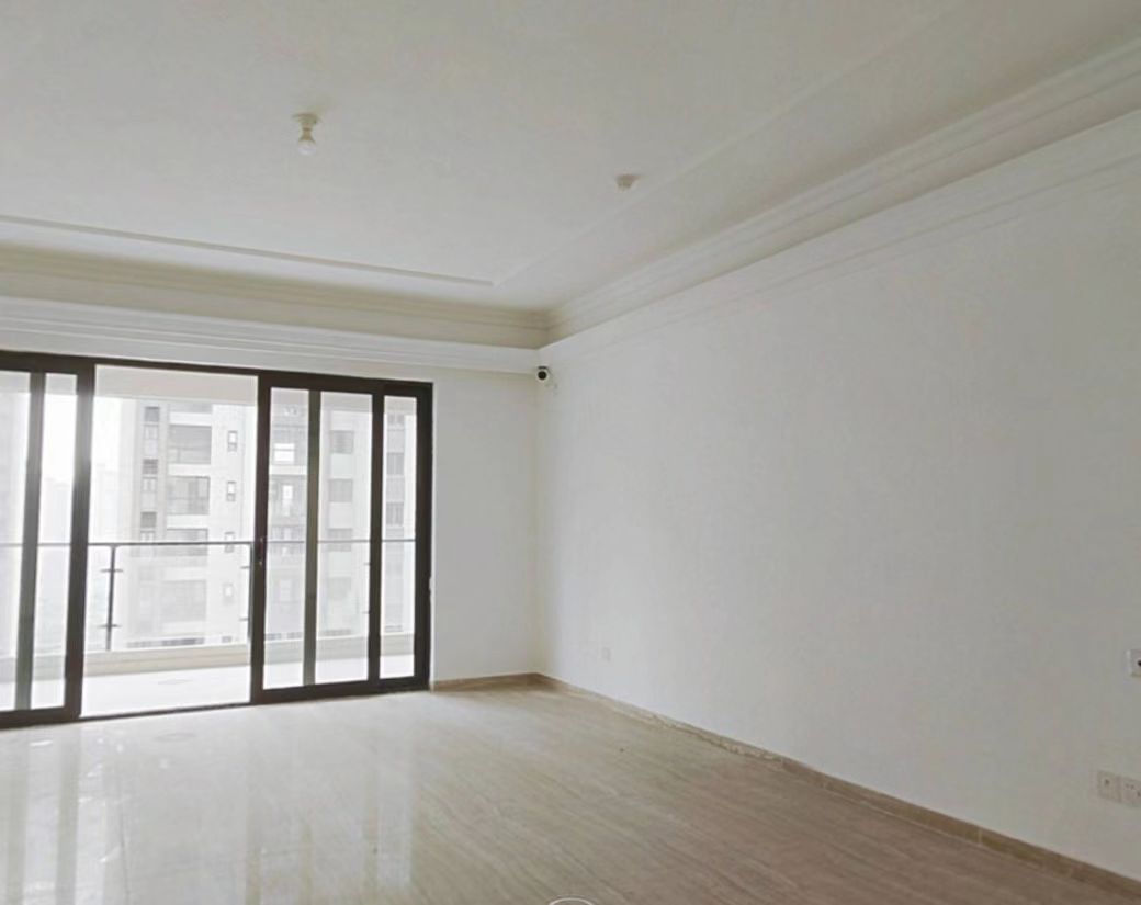 碧桂园时代悦城 5室2厅2卫 270m&sup2;