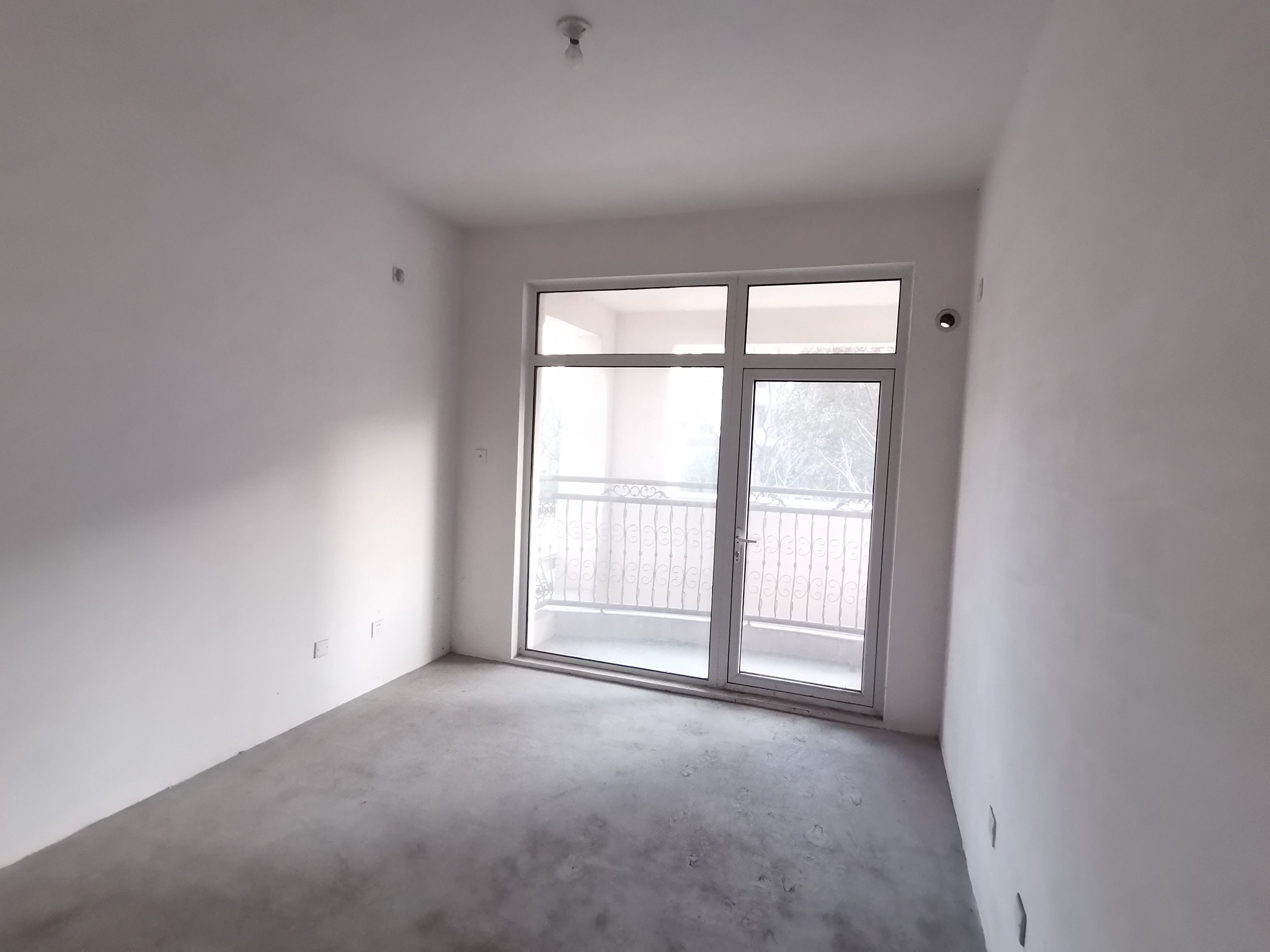 军山花园 4室2厅3卫 187.75m&sup2;