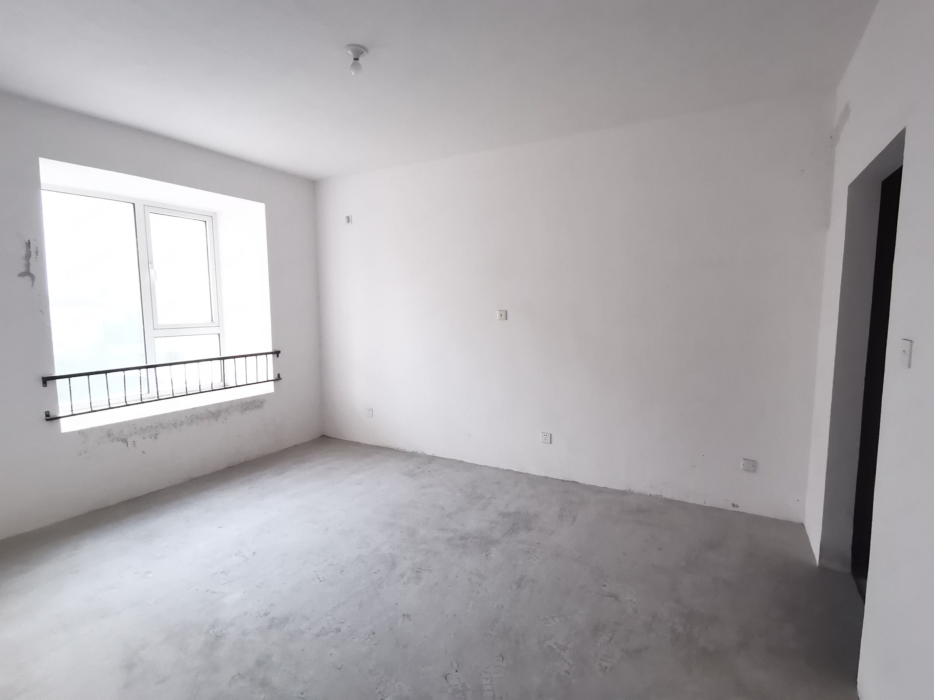 军山花园 4室2厅3卫 187.75m&sup2;