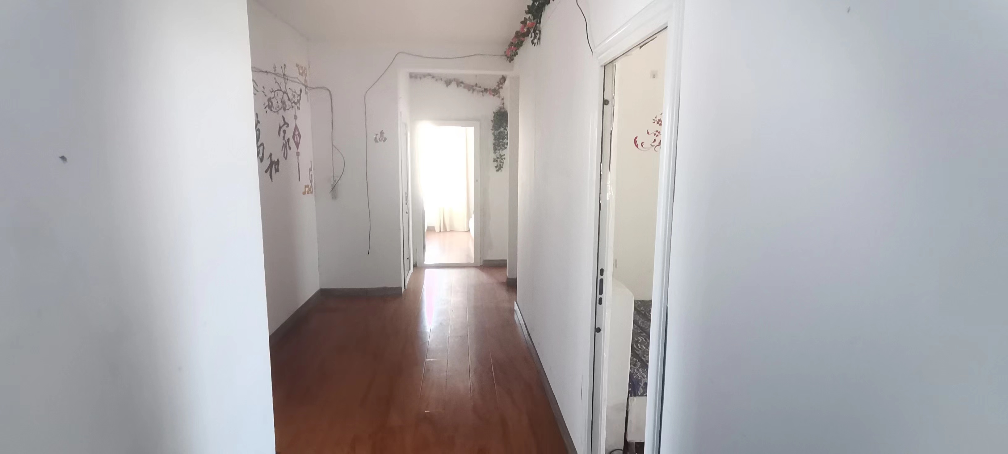 中南世纪花城一期 3室2厅2卫 141.00m&sup2;