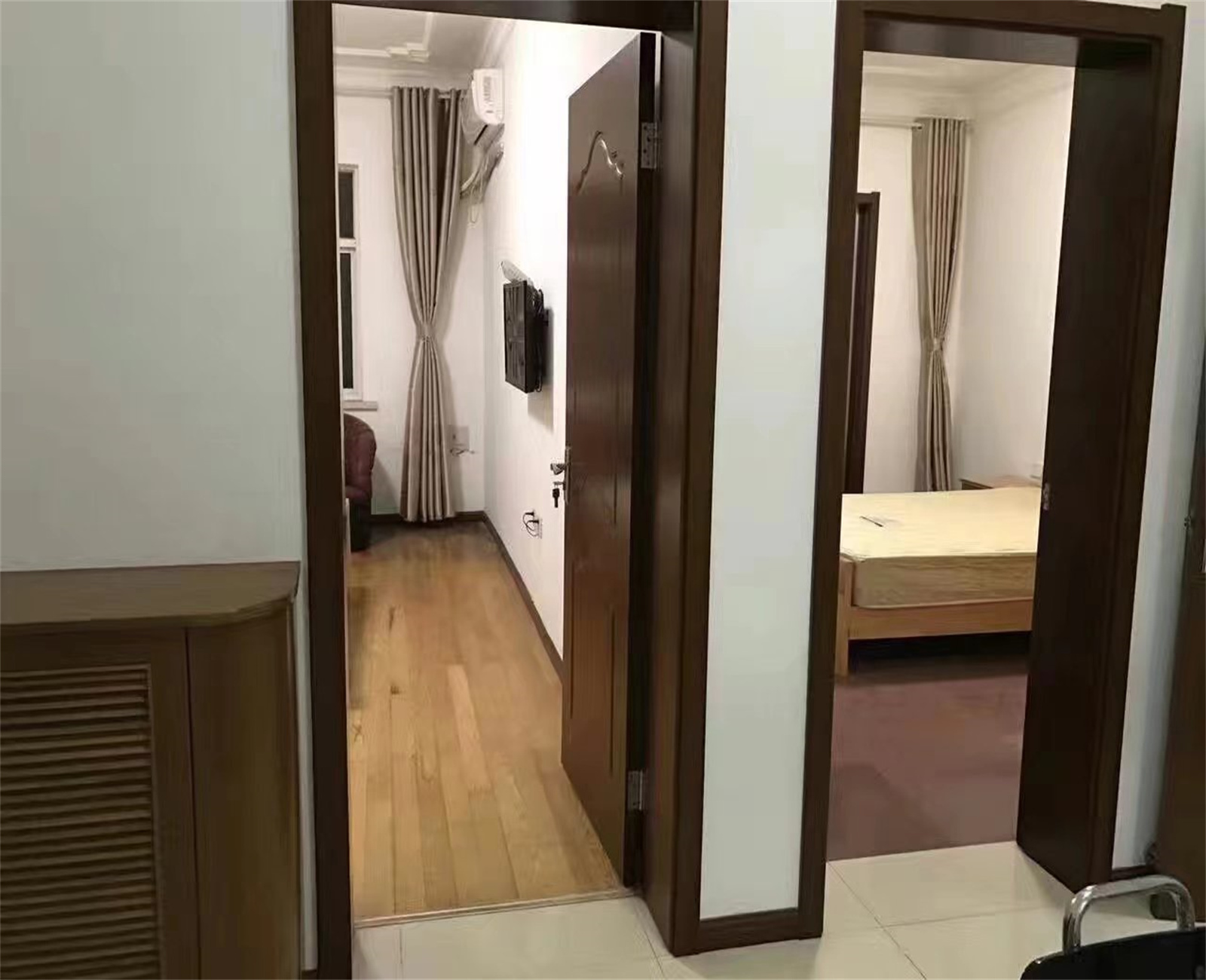 白家园两室一厅