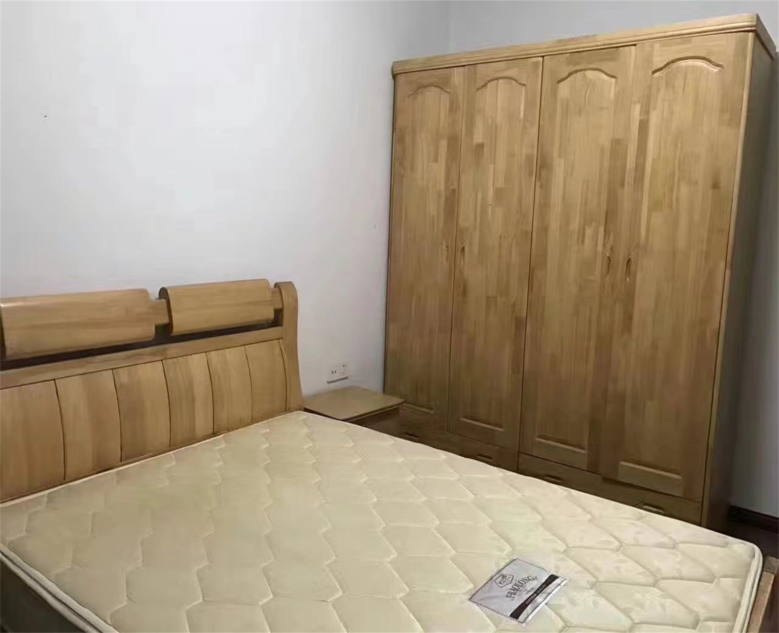 白家园两室一厅