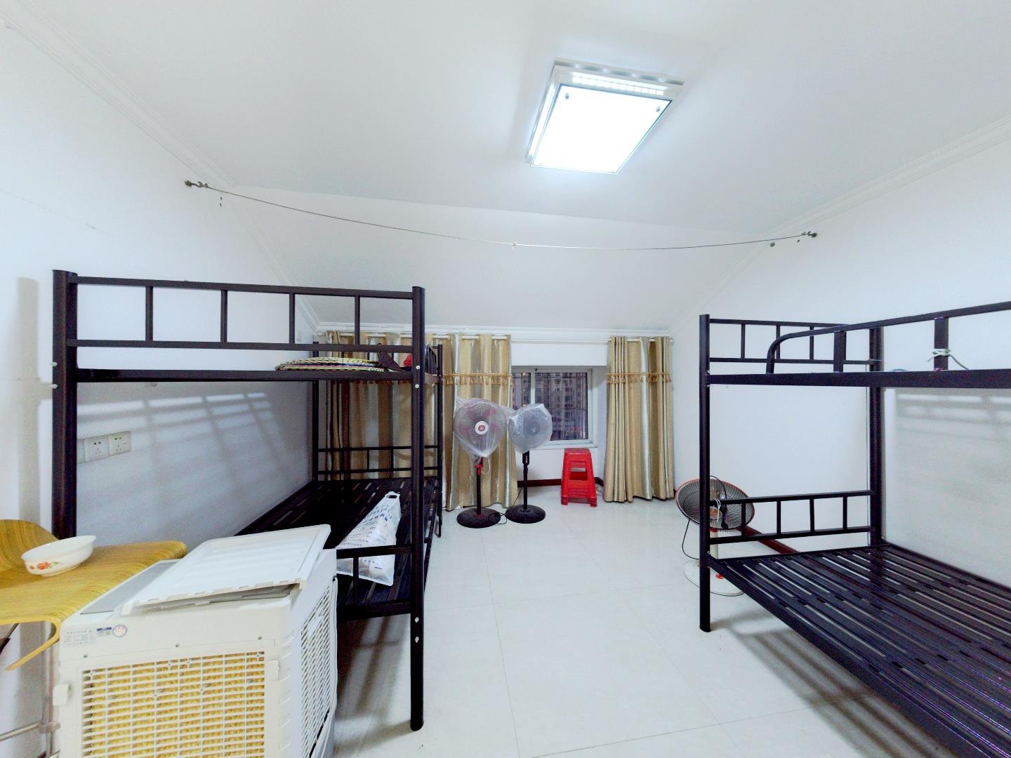 长航地中海花园 5室3厅3卫 183.40m&sup2;