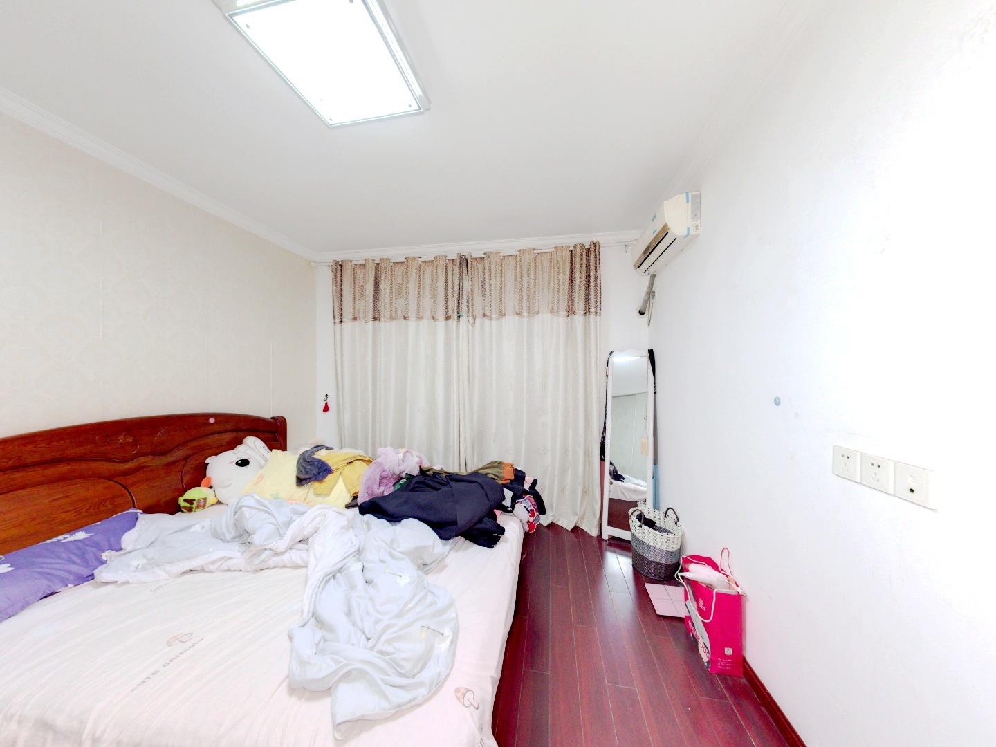 长航地中海花园 5室3厅3卫 183.40m&sup2;