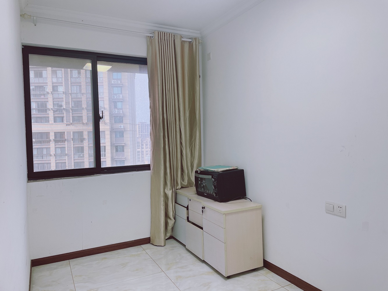 紫东南苑南区 3室2厅2卫 130m&sup2;