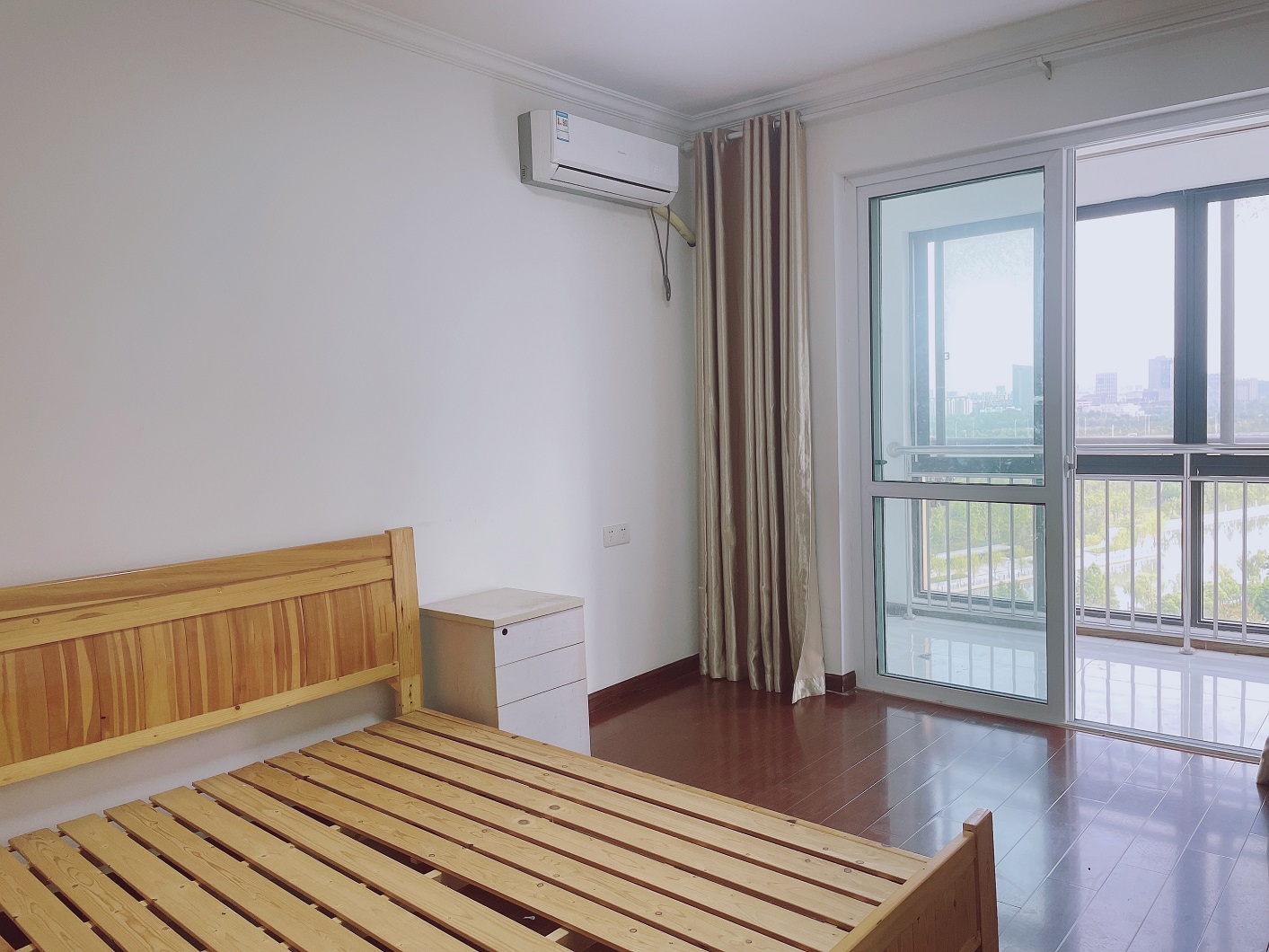紫东南苑南区 3室2厅2卫 130m&sup2;