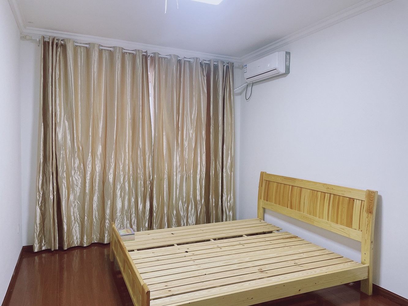 紫东南苑南区 3室2厅2卫 130m&sup2;