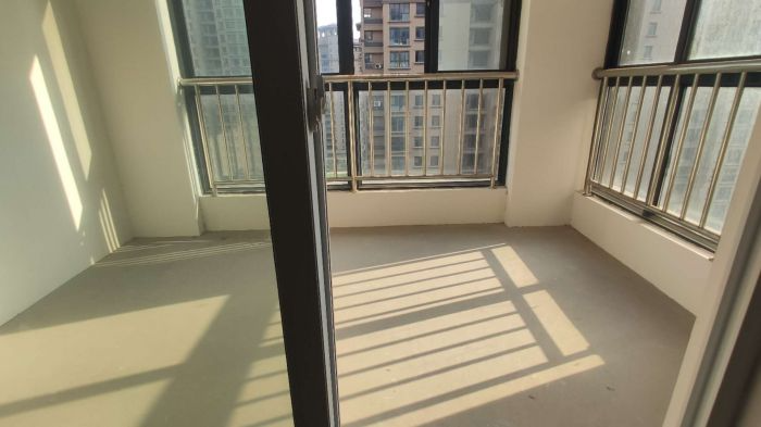 中港翡翠城 3室2厅2卫 108.57m²