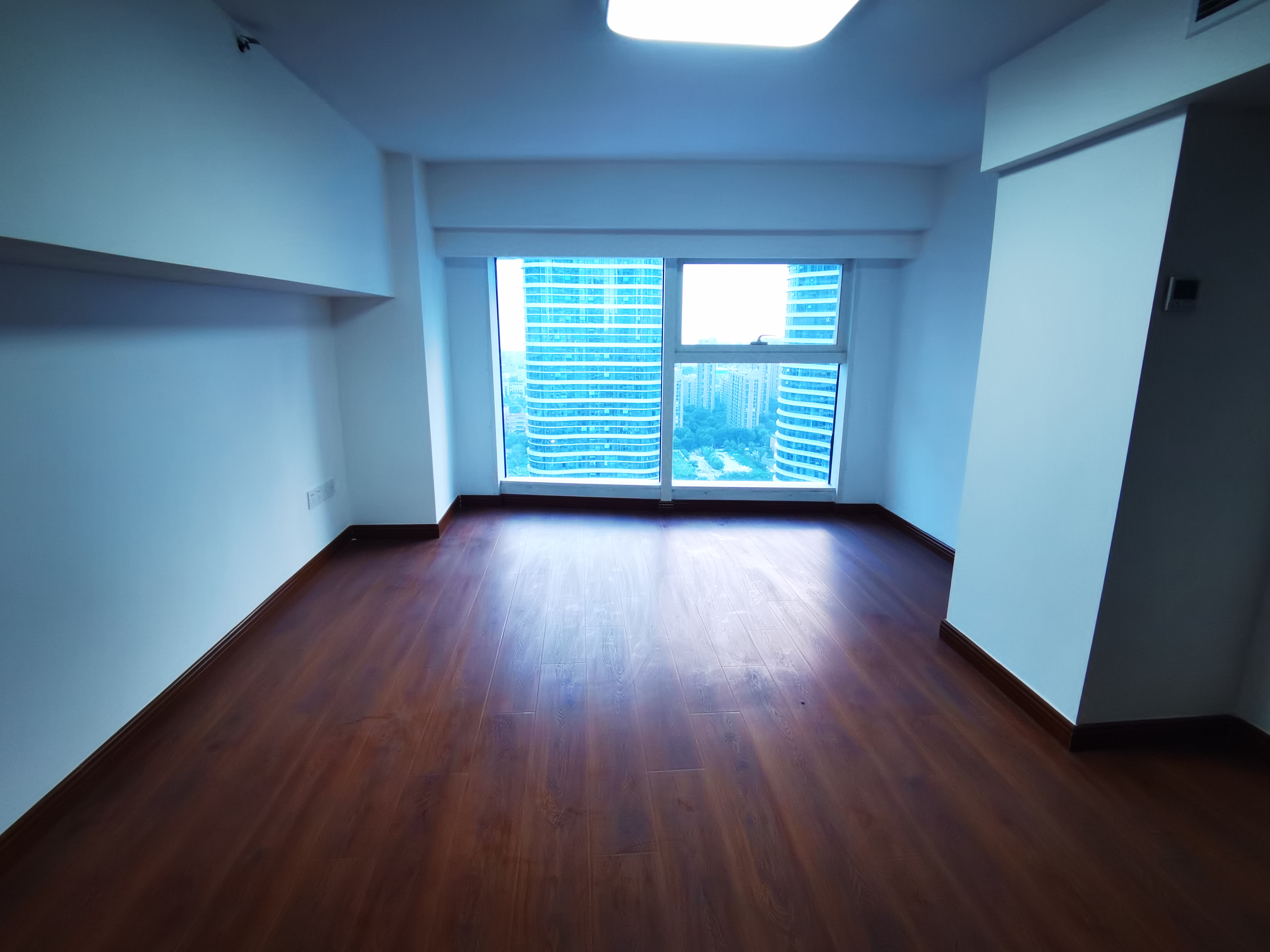 中南世纪城北区 1室1厅1卫 40m&sup2;