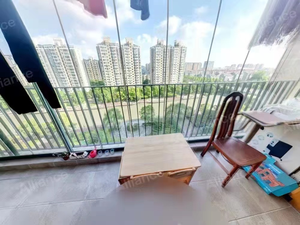 新城小区 3室2厅2卫 150m&sup2;