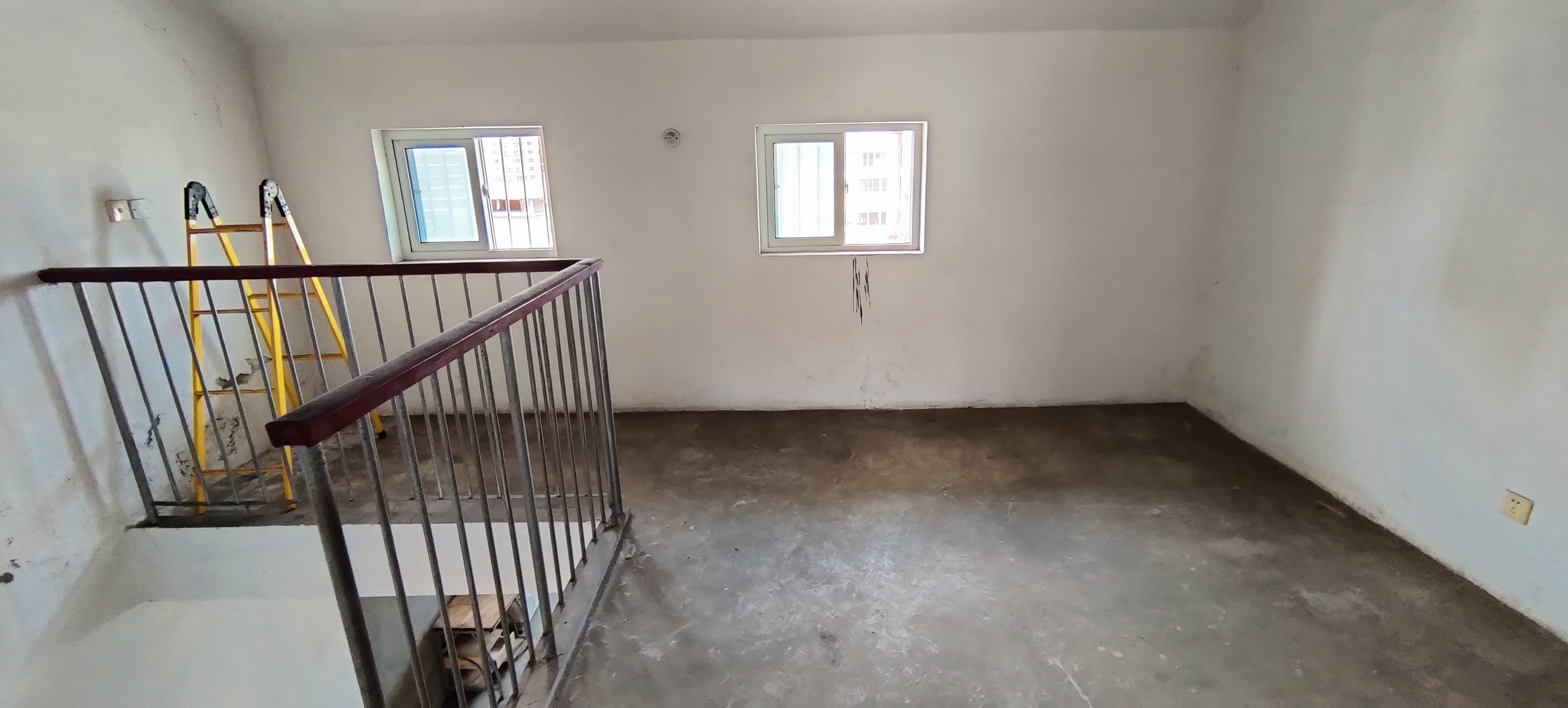 东城花园 3室2厅1卫 84m²