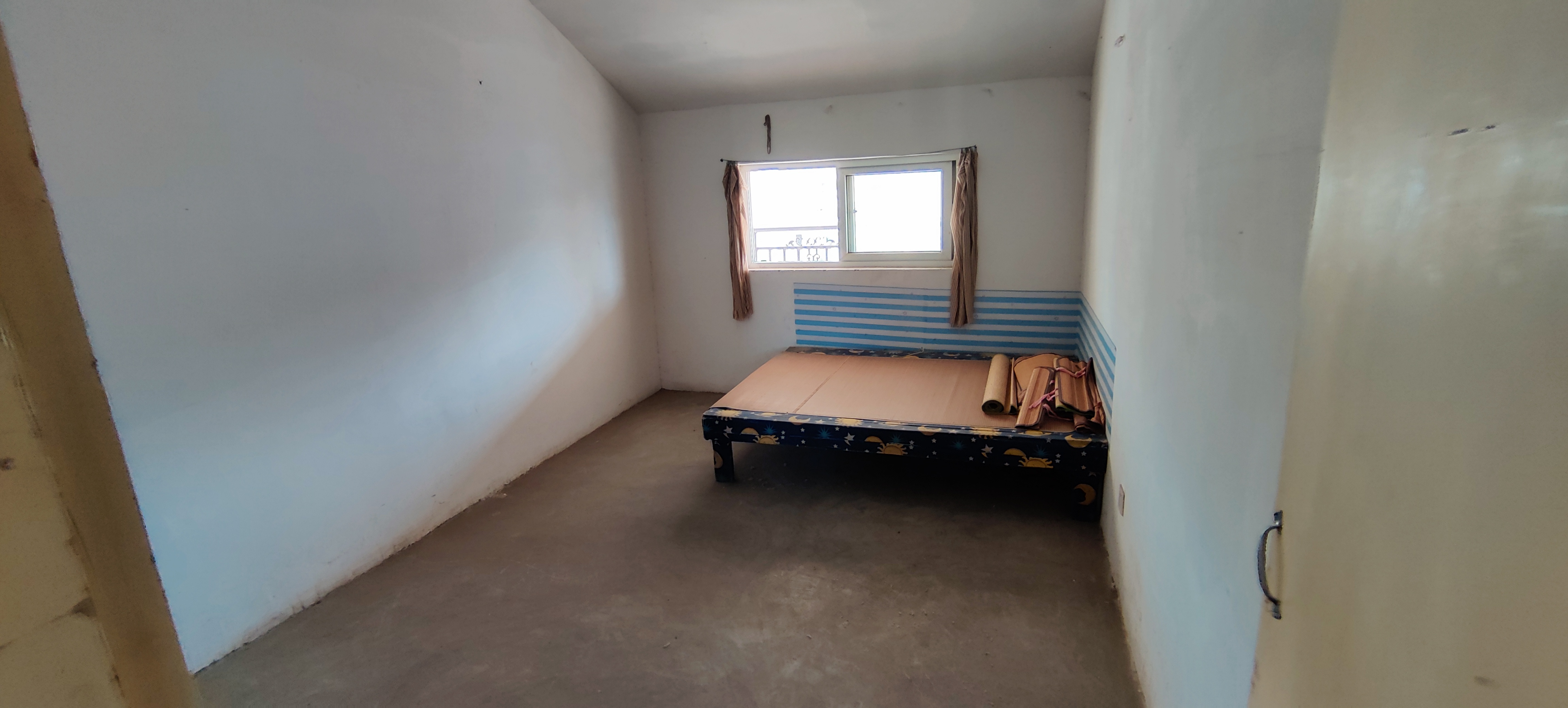 东城花园 3室2厅1卫 84m&sup2;