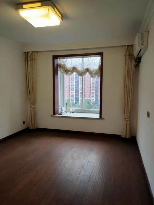 公园佳苑北区 3室2厅2卫 130m&sup2;