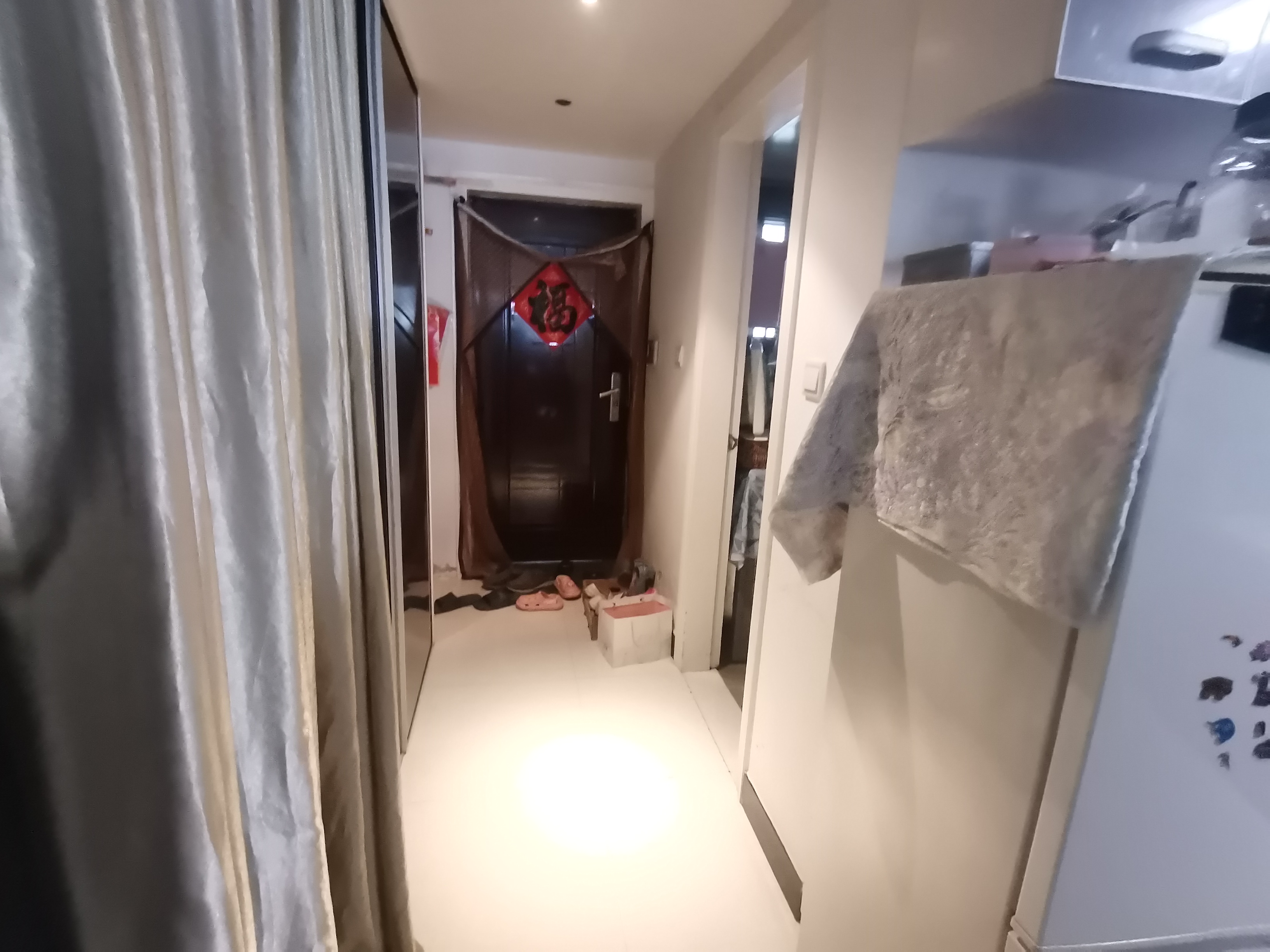 鸿运大厦 2室2厅1卫 70m&sup2;