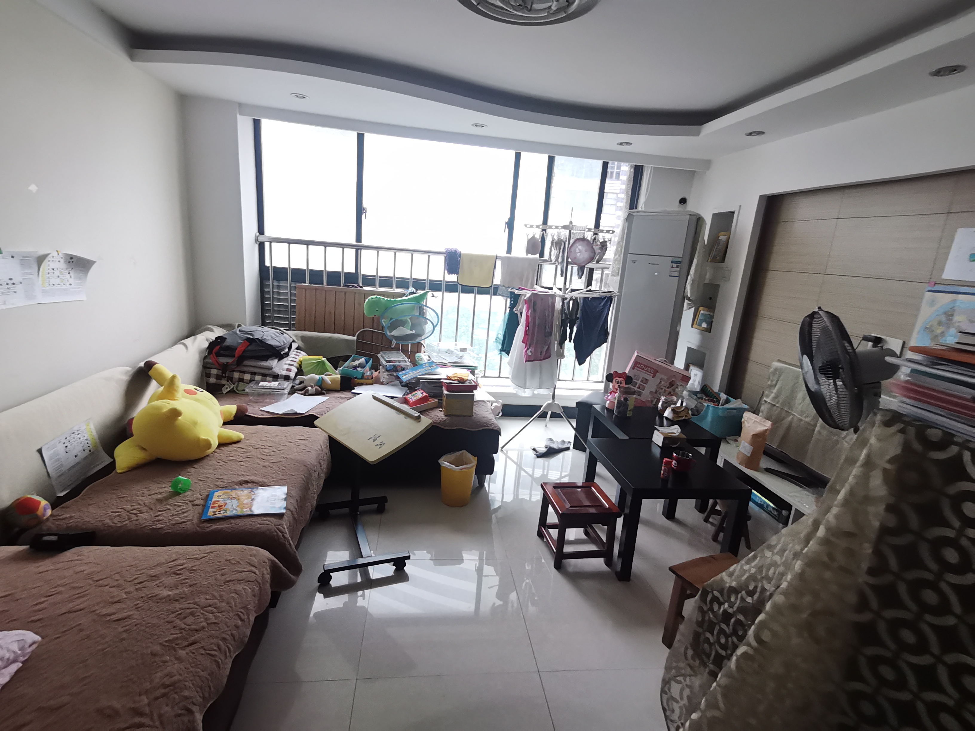 鸿运大厦 2室2厅1卫 70m&sup2;
