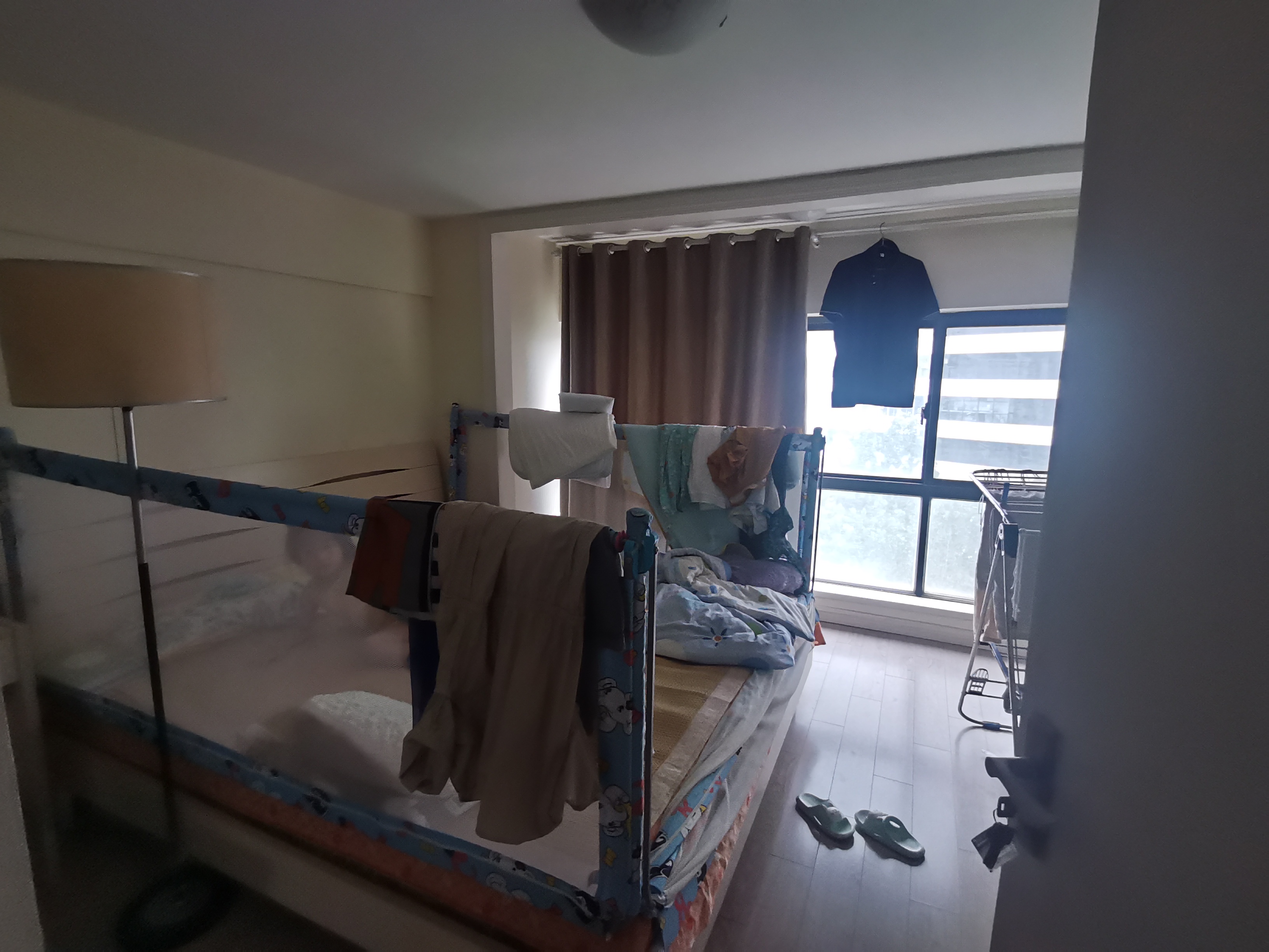 鸿运大厦 2室2厅1卫 70m&sup2;