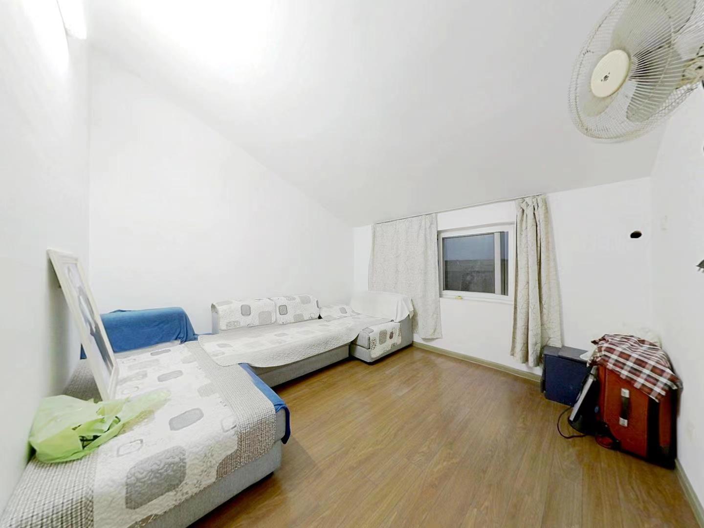 上海路7号 3室2厅2卫 111m&sup2;