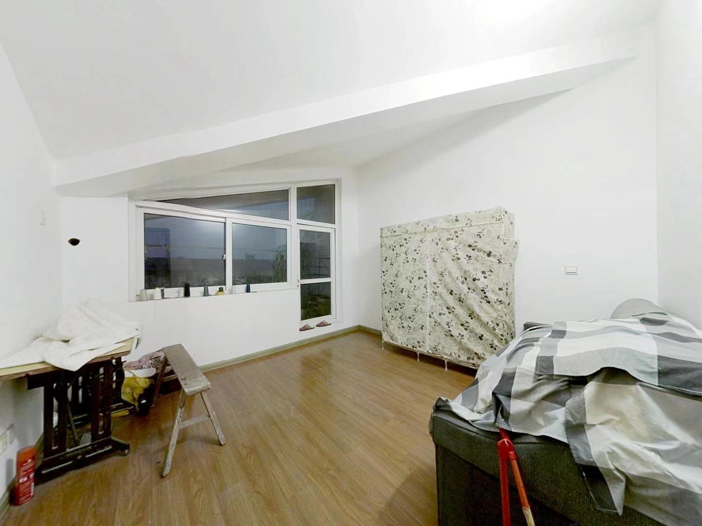 上海路7号 3室2厅2卫 111m&sup2;