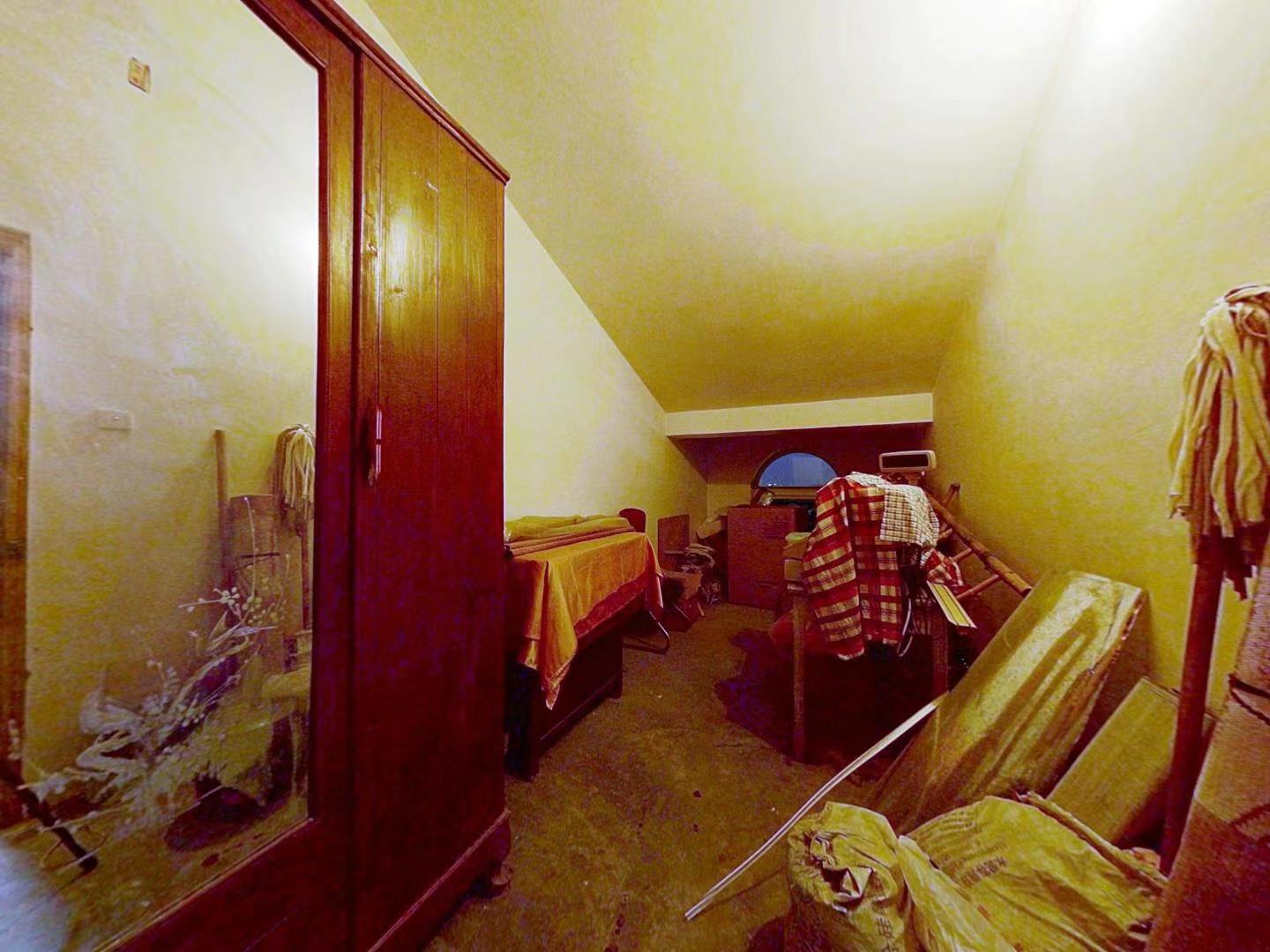 上海路7号 3室2厅2卫 111m&sup2;