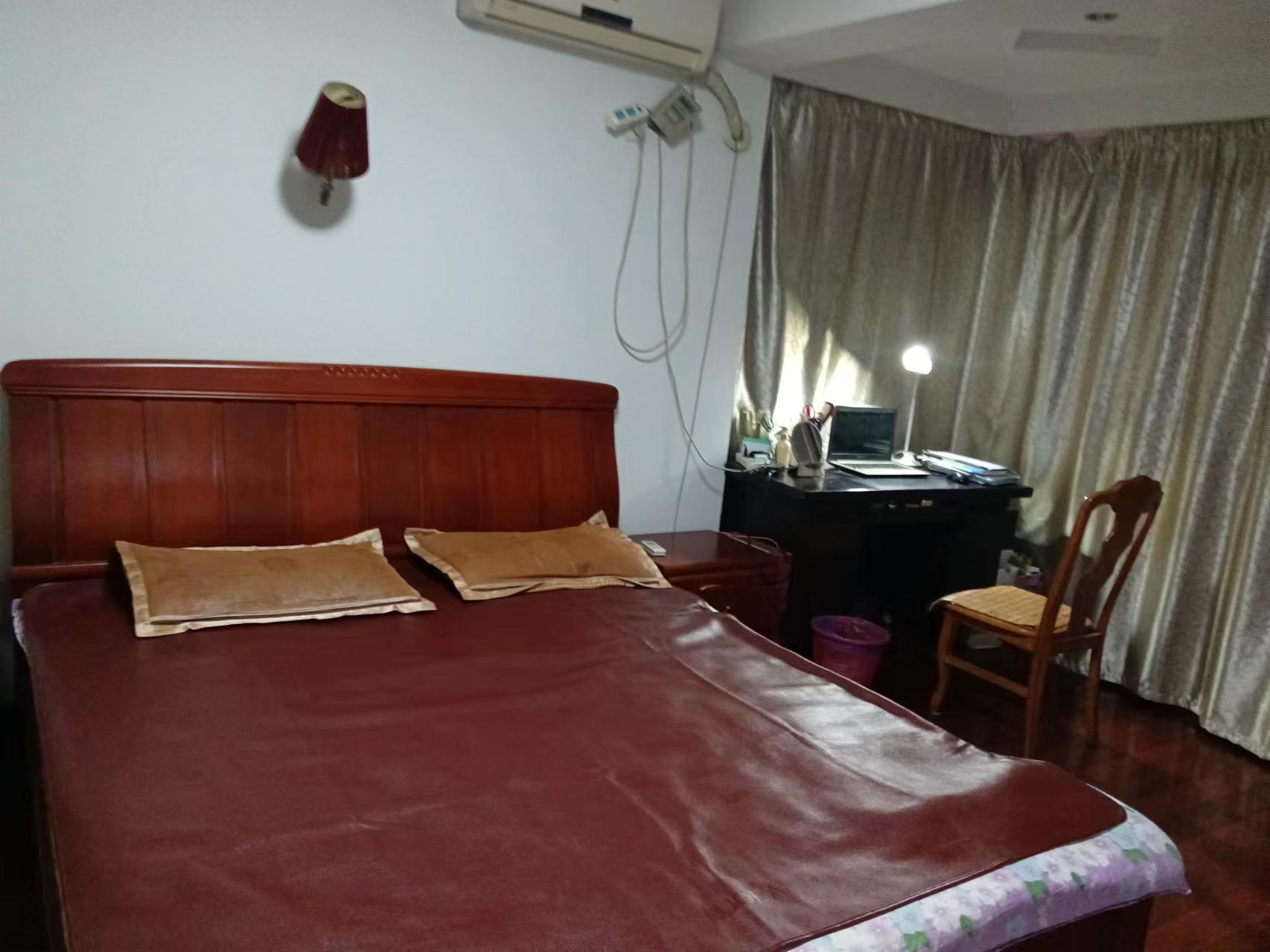 怡园新苑 6室2厅2卫 127m&sup2;