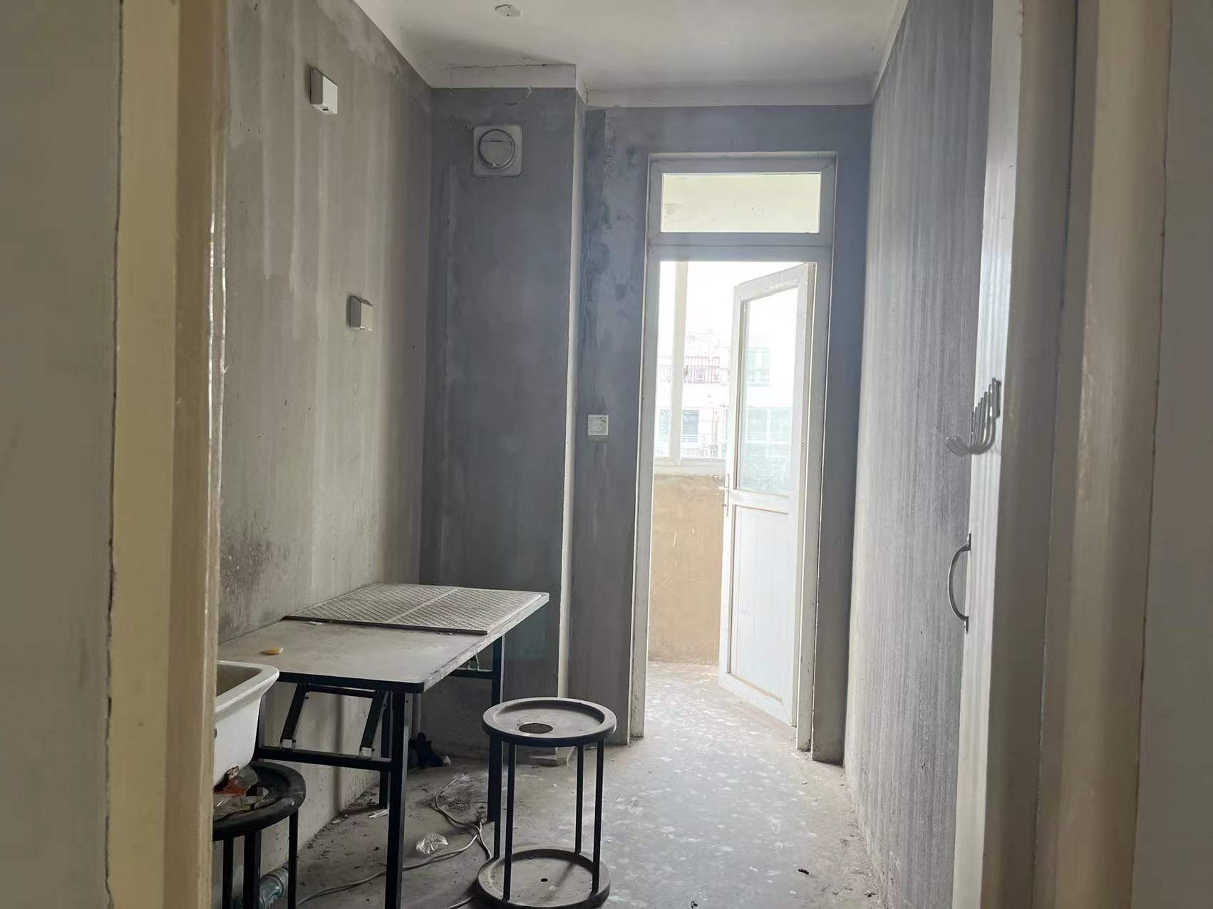 新港花苑 5室2厅2卫 105m&sup2;