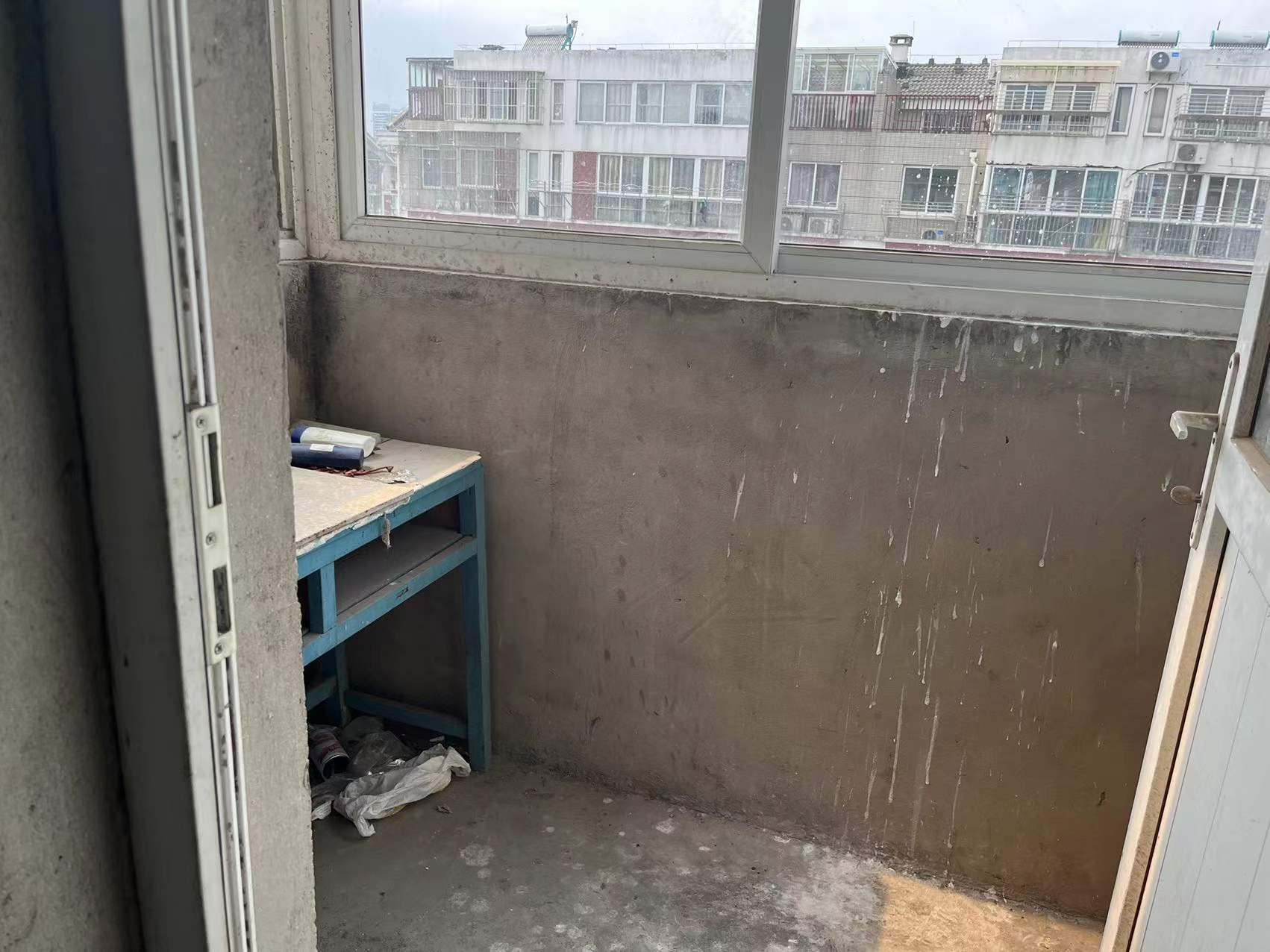 新港花苑 5室2厅2卫 105m&sup2;