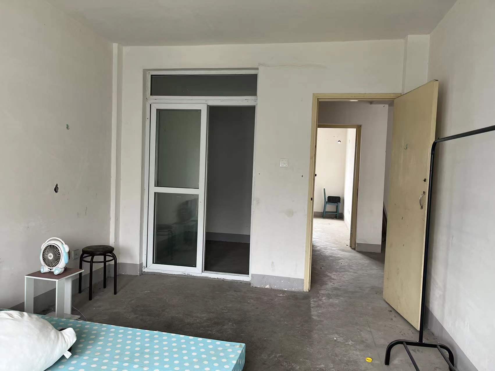 新港花苑 5室2厅2卫 105m&sup2;