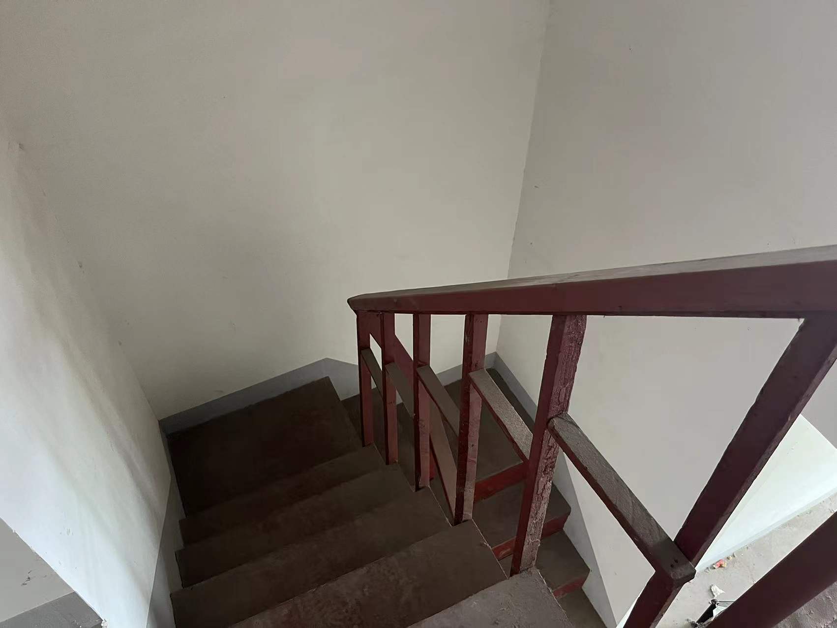 新港花苑 5室2厅2卫 105m&sup2;