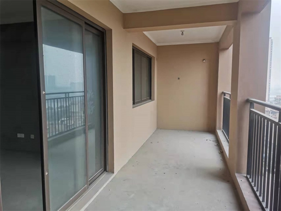华强城 4室2厅2卫 160.00m&sup2;