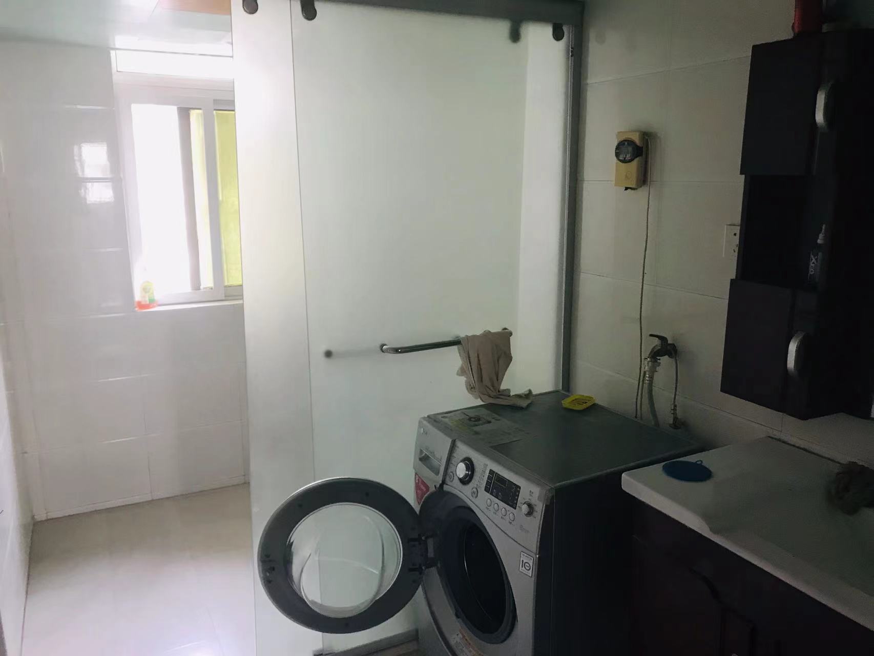 滨河东城 3室2厅1卫 135m&sup2;
