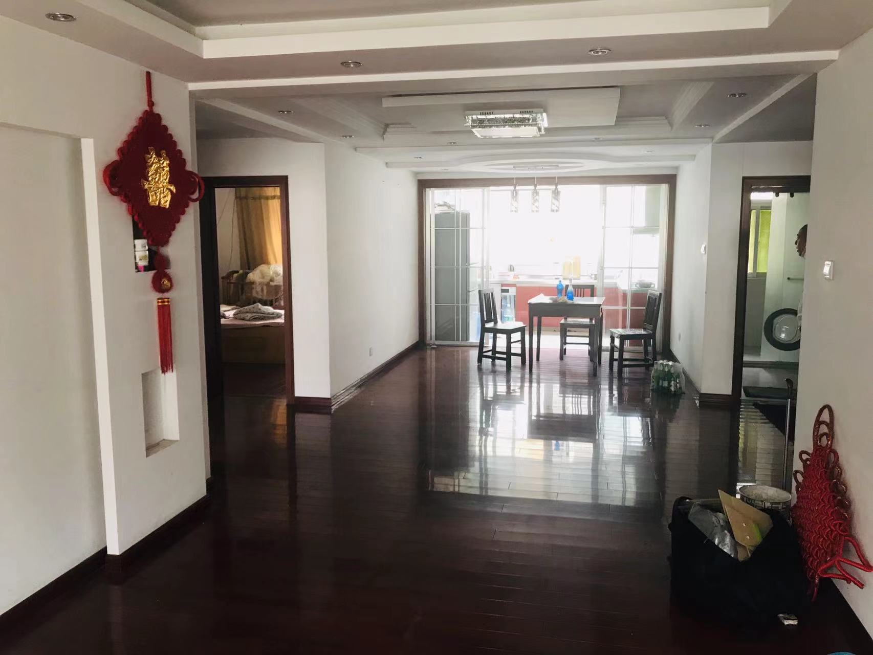 滨河东城 3室2厅1卫 135m&sup2;
