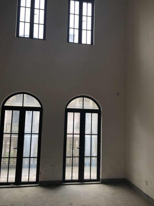 罗福宫 5室0厅0卫 299.00m&sup2;