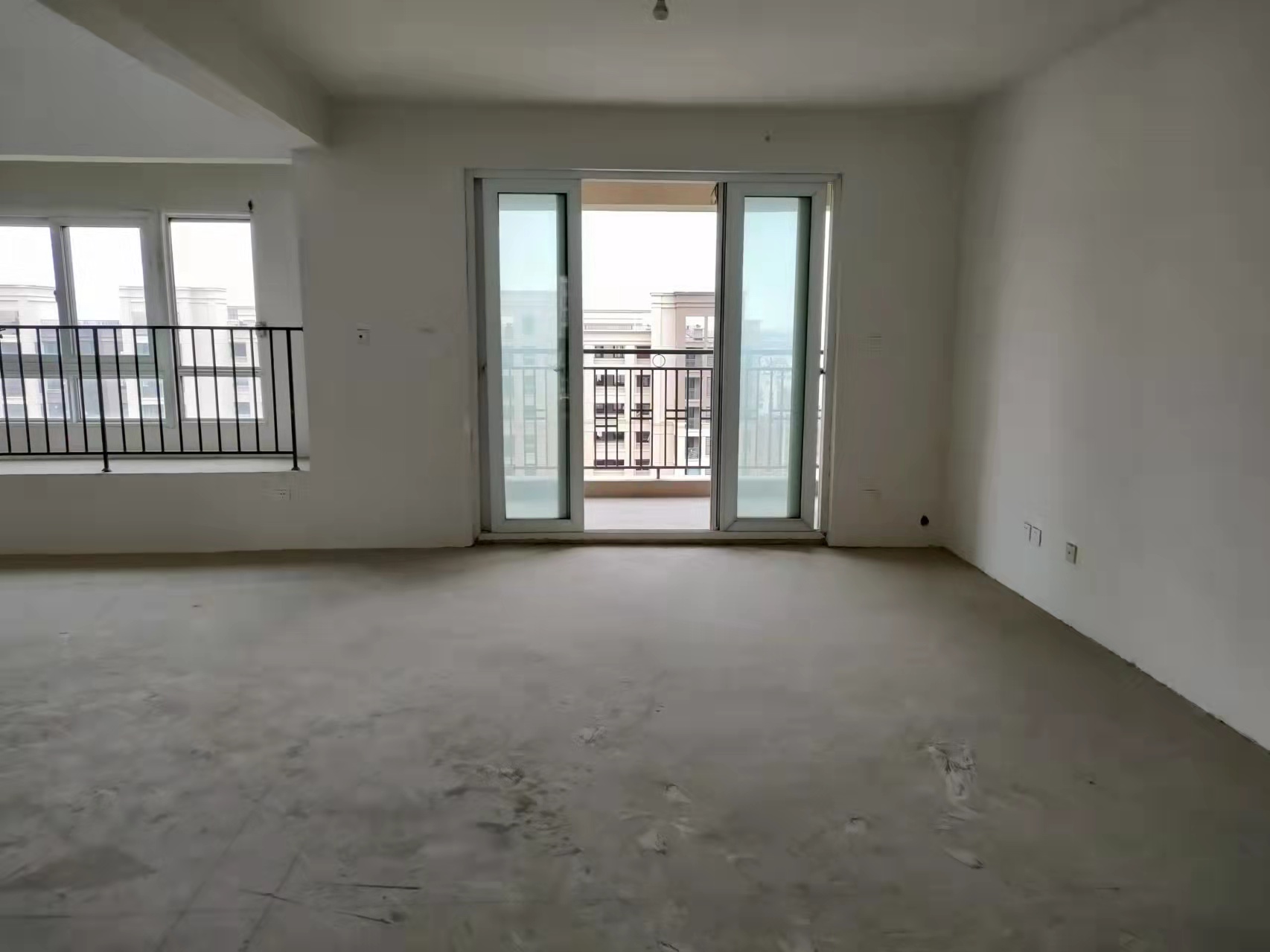 和融&bull;优山美地名邸 5室3厅2卫 231.27m&sup2;