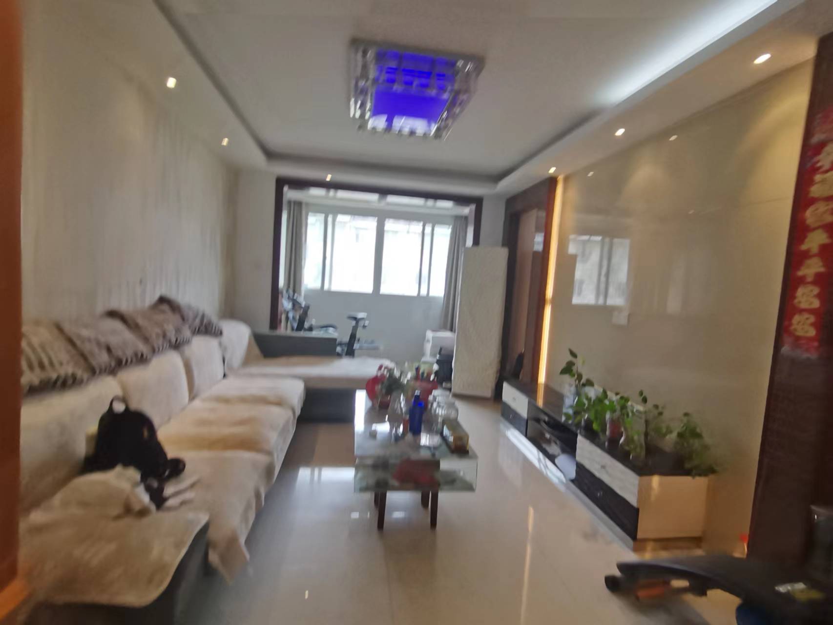 滨河东城 3室2厅1卫 135m&sup2;