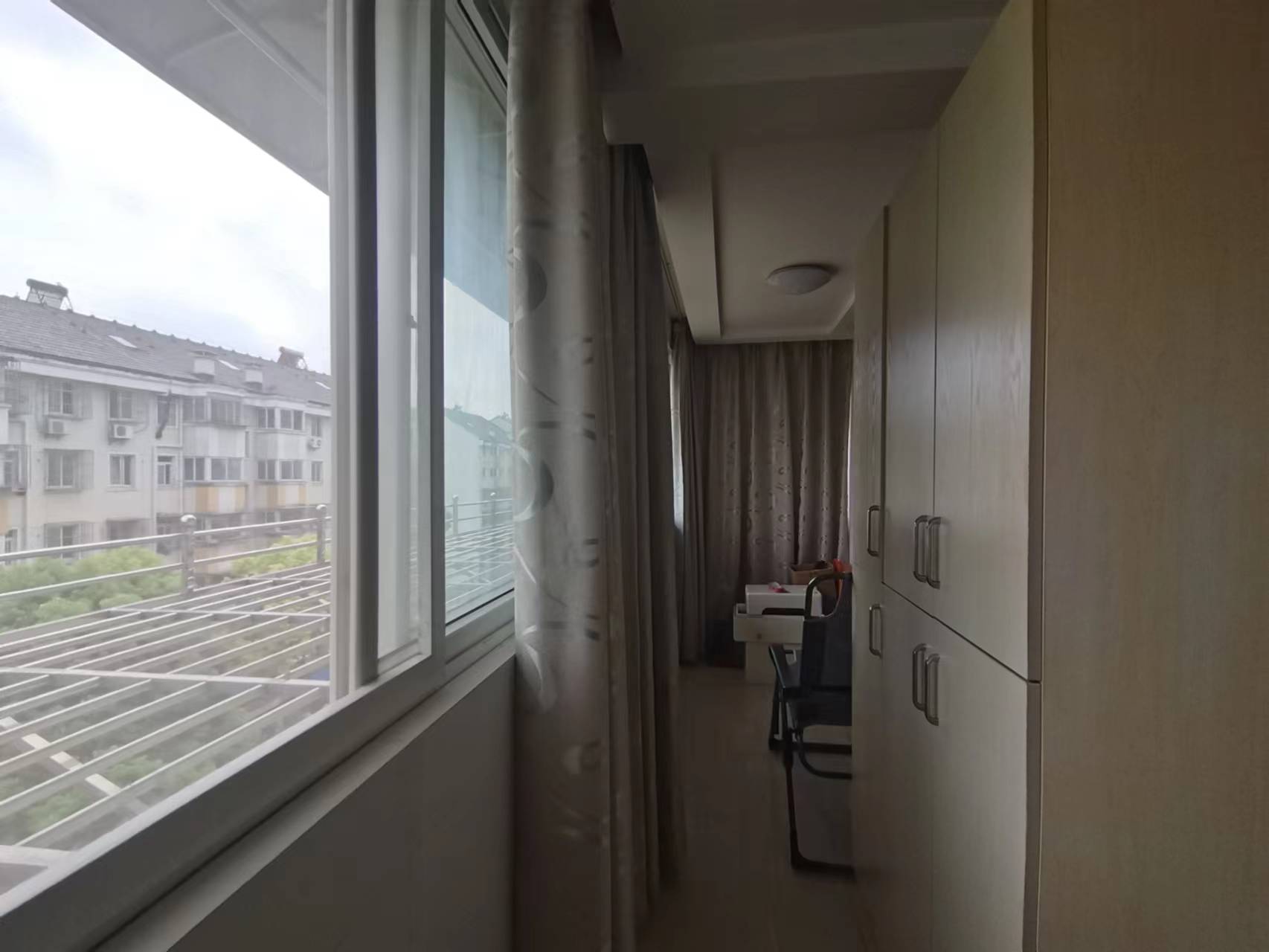 滨河东城 3室2厅1卫 135m&sup2;