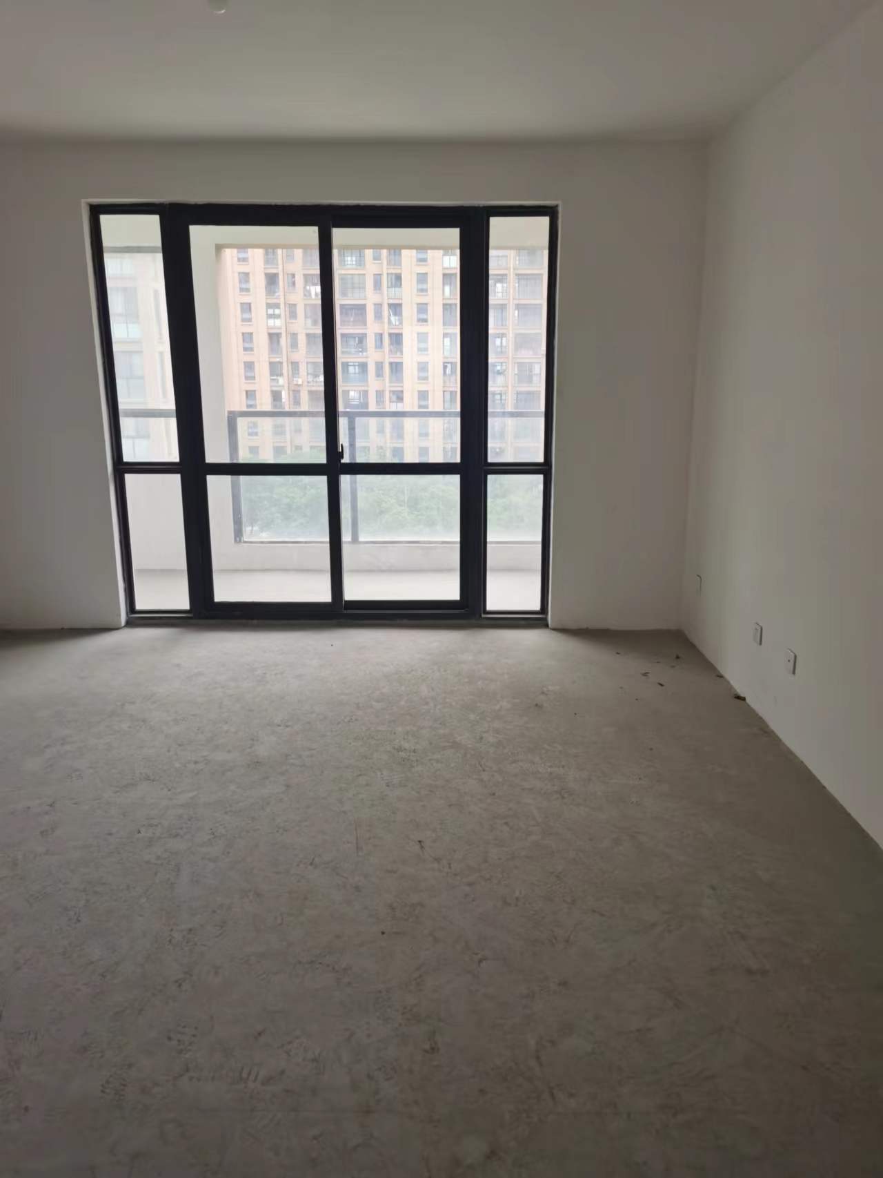 仁和景苑 3室2厅2卫 134m&sup2;