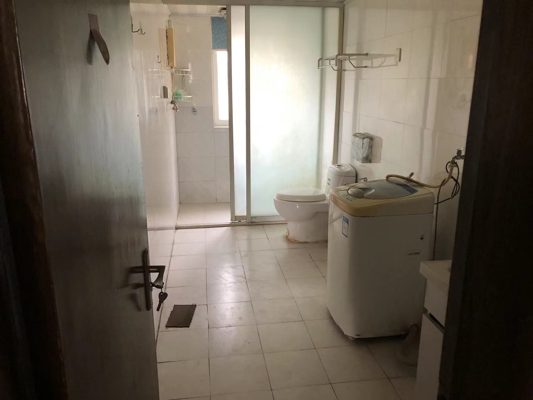 跃龙小苑 3室2厅1卫 132m&sup2;